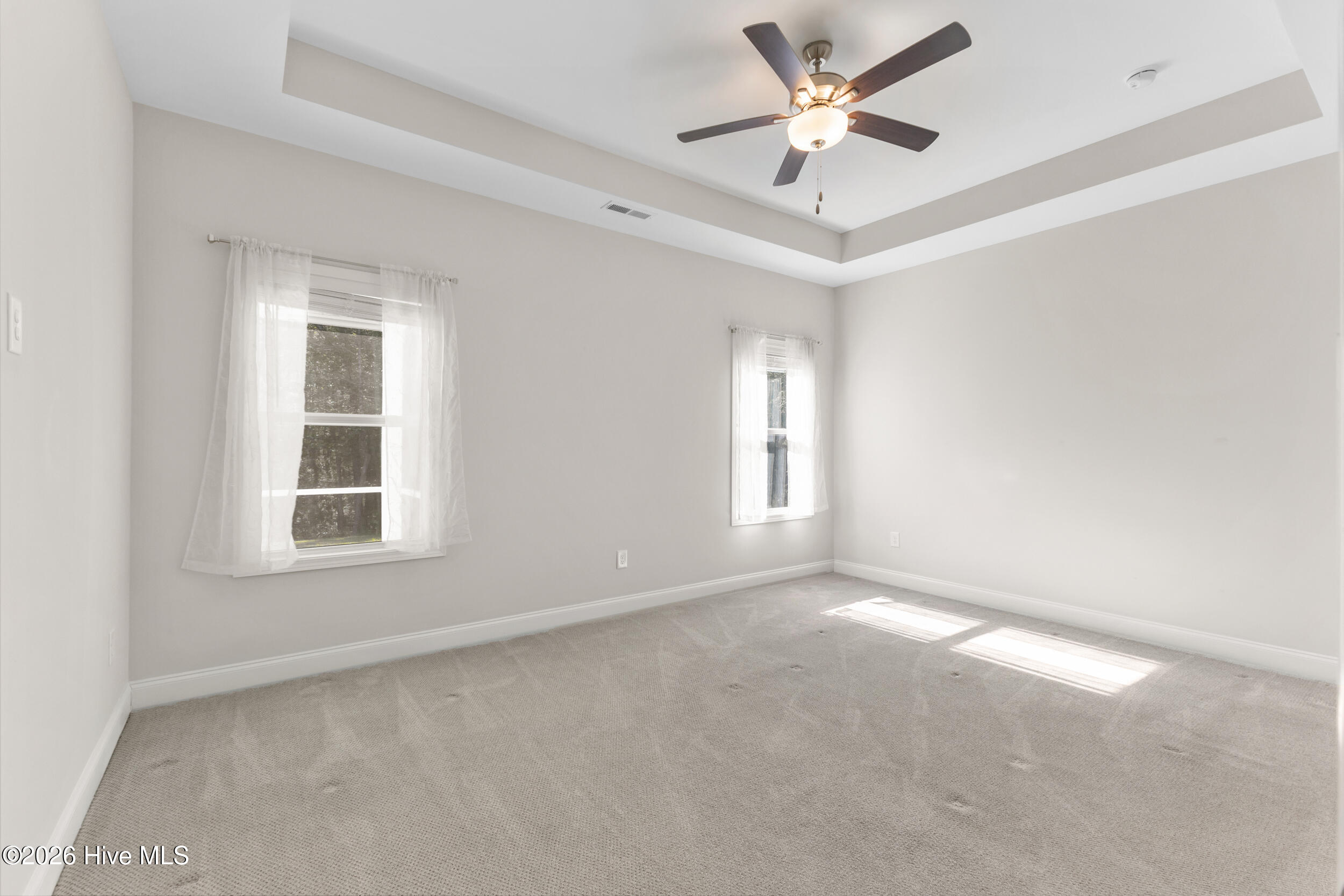 100535849 | Photo 11