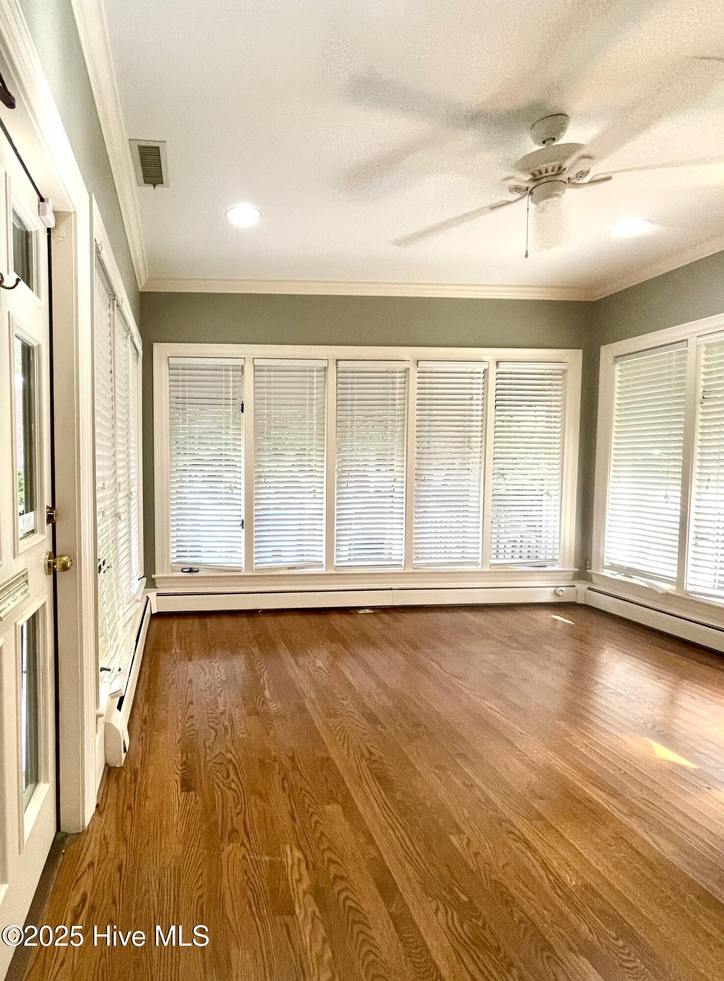 401 Brentwood Drive N