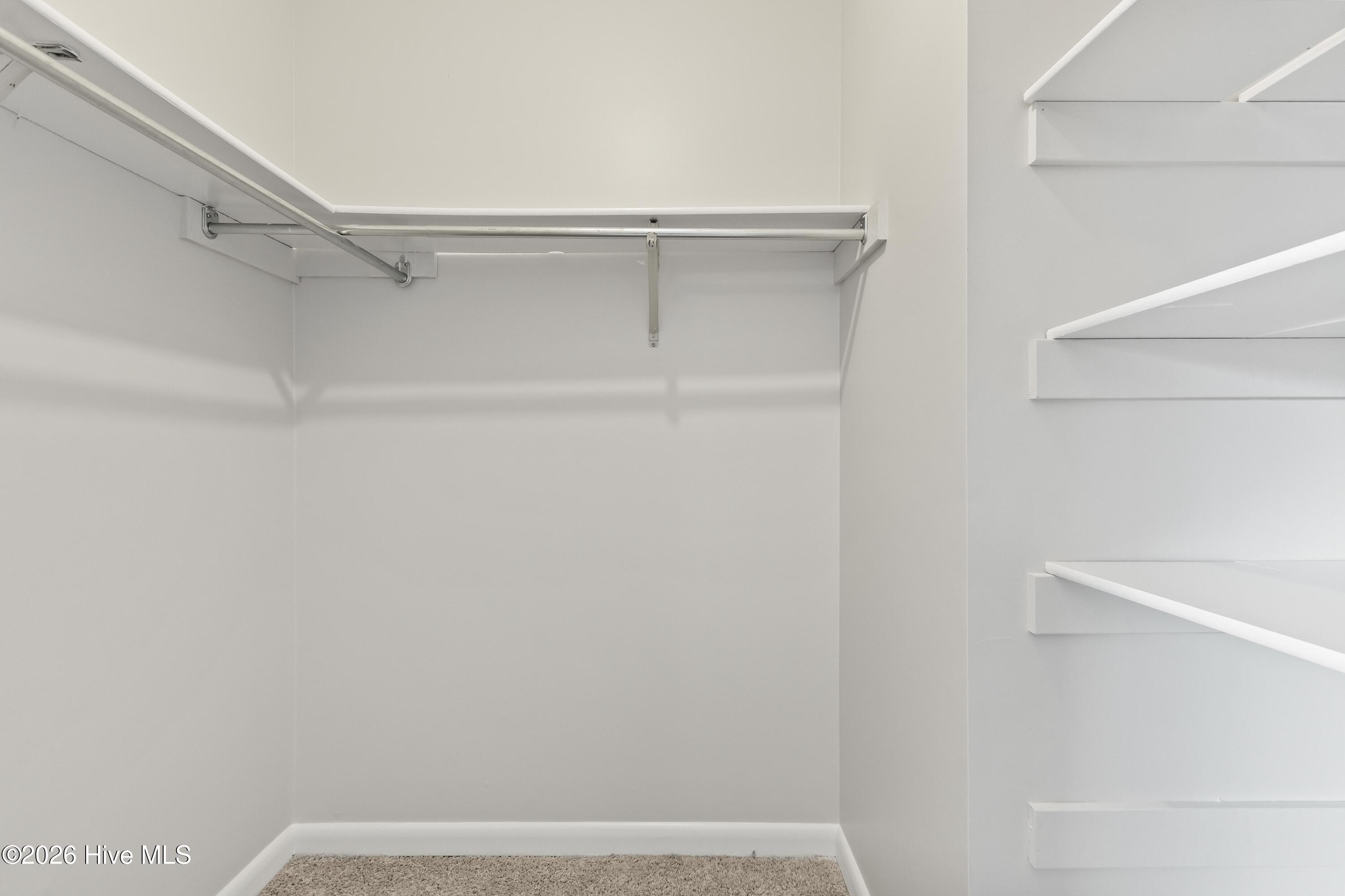 100547493 | Photo 16