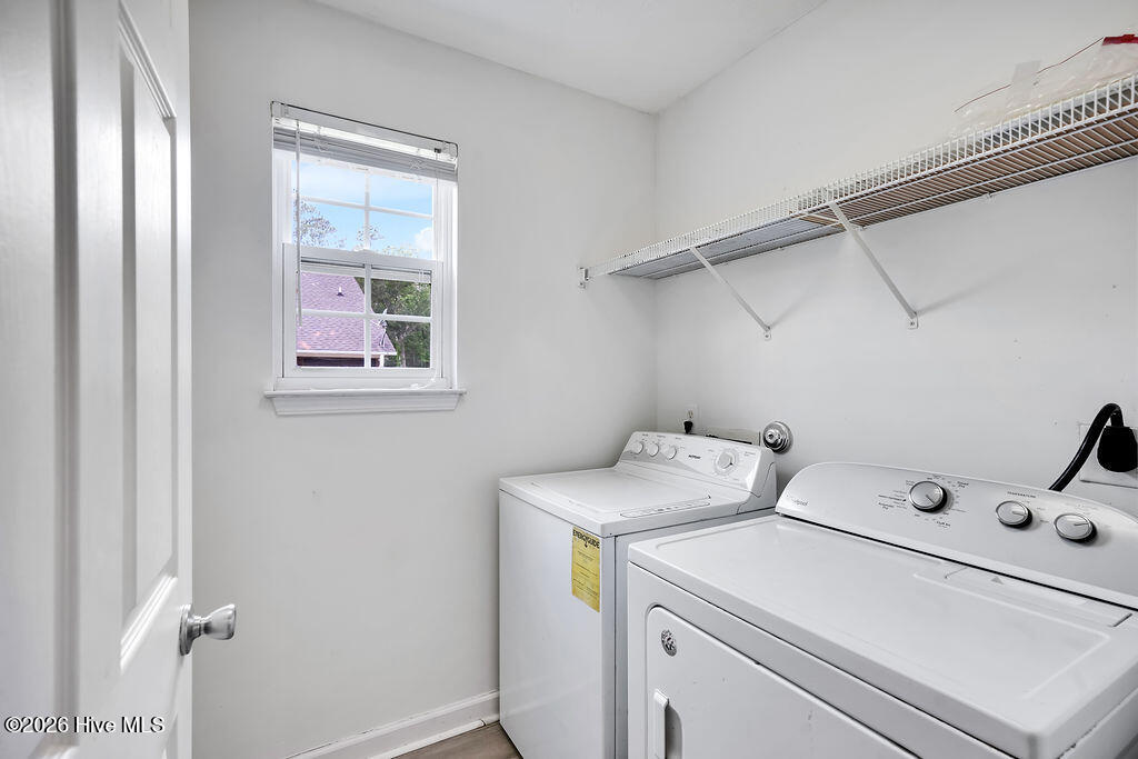 100570666 | Photo 13