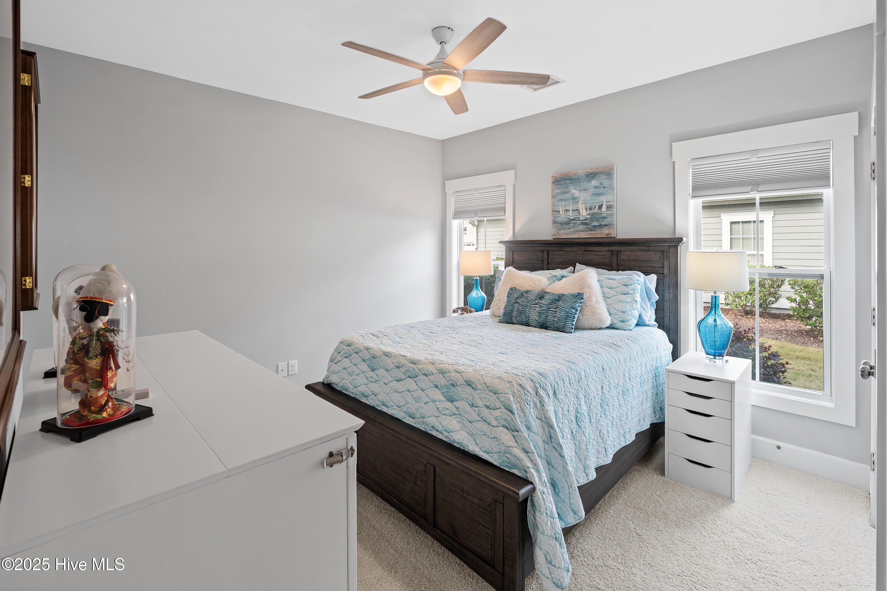 100535201 | Photo 28