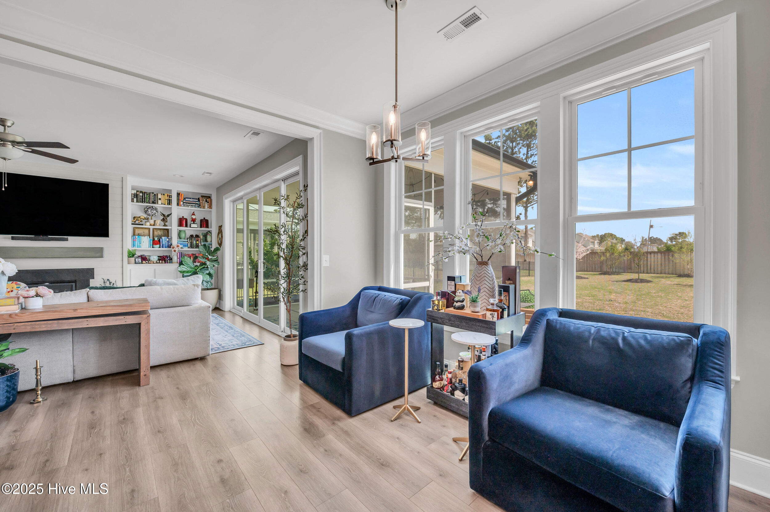 100520881 | Photo 10