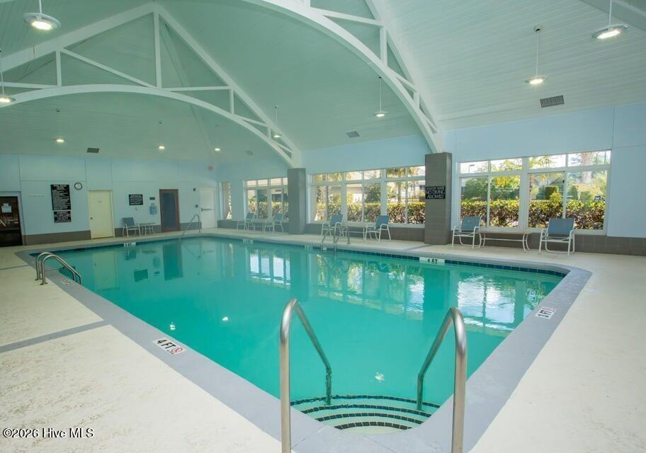 100566129 | Photo 56