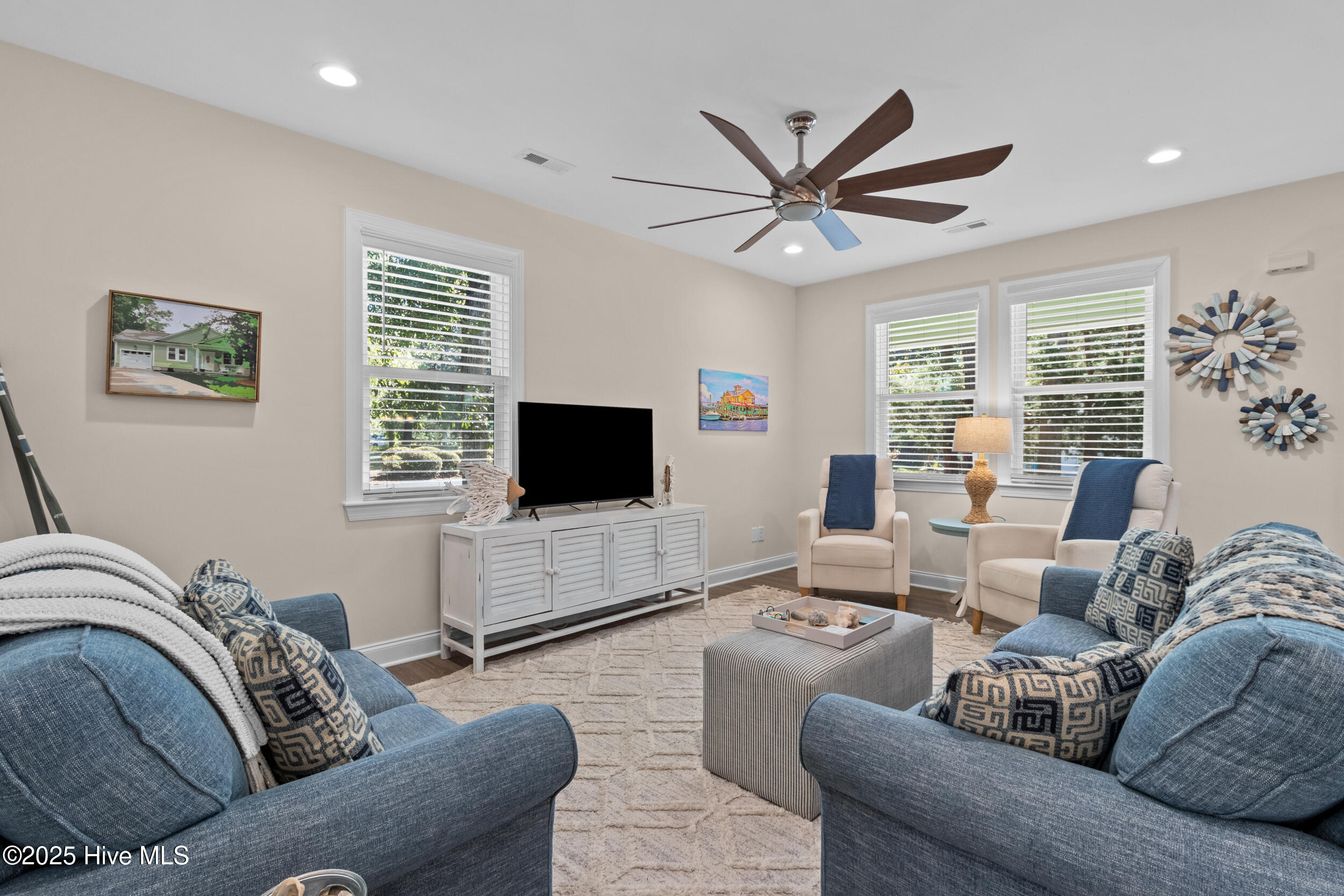 100537622 | Photo 10