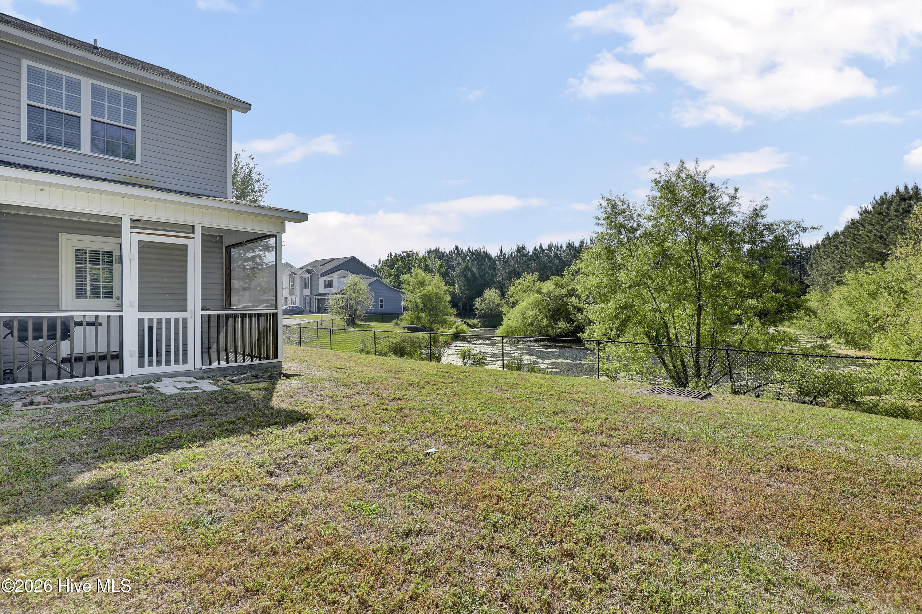 100570174 | Photo 21