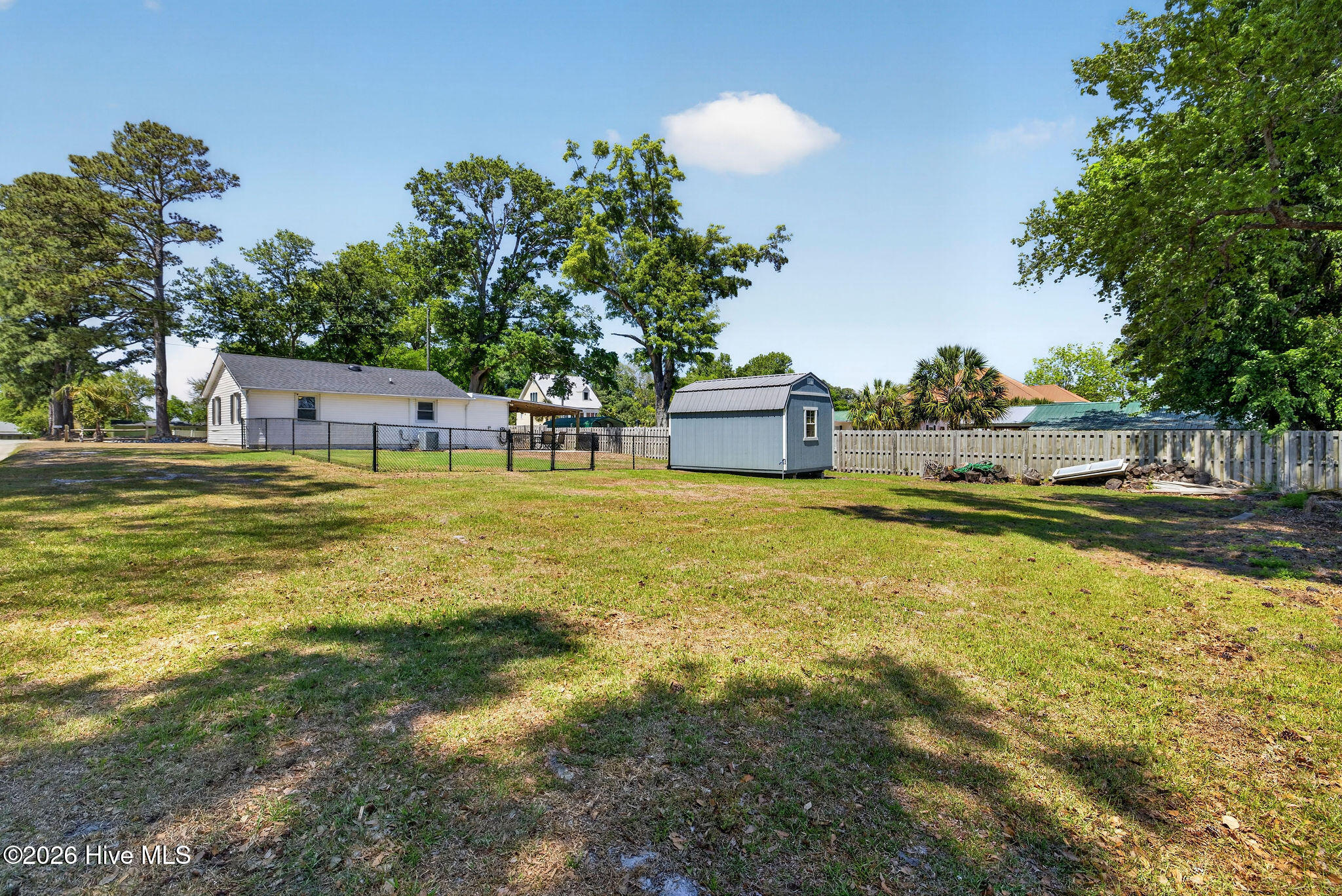 100570164 | Photo 15