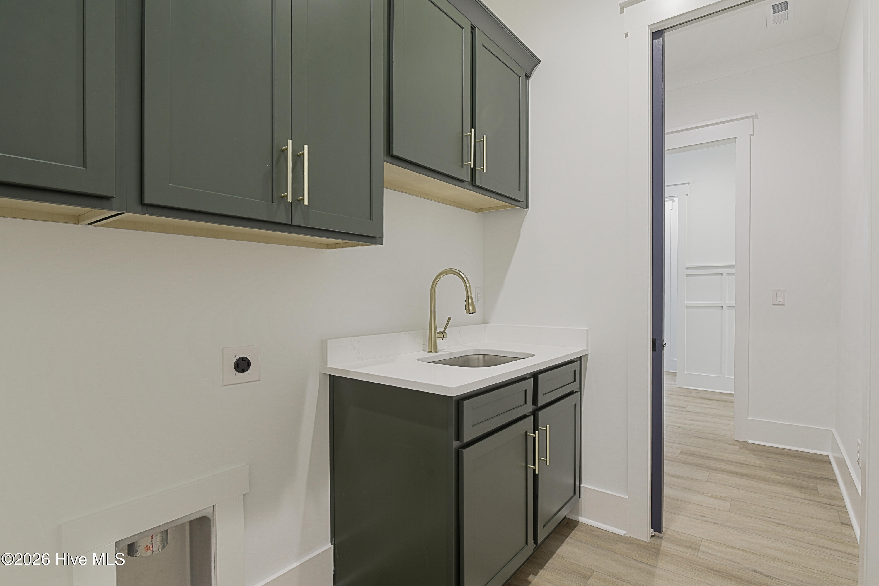 100547115 | Photo 20