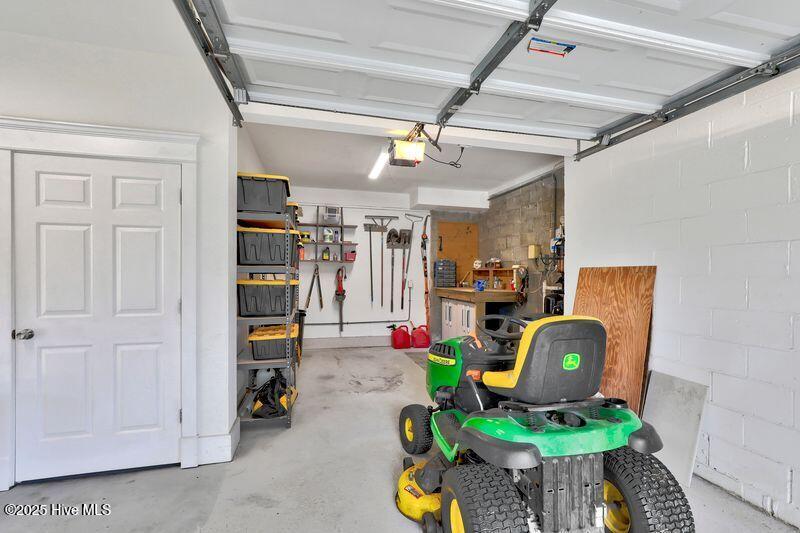 100533910 | Photo 53