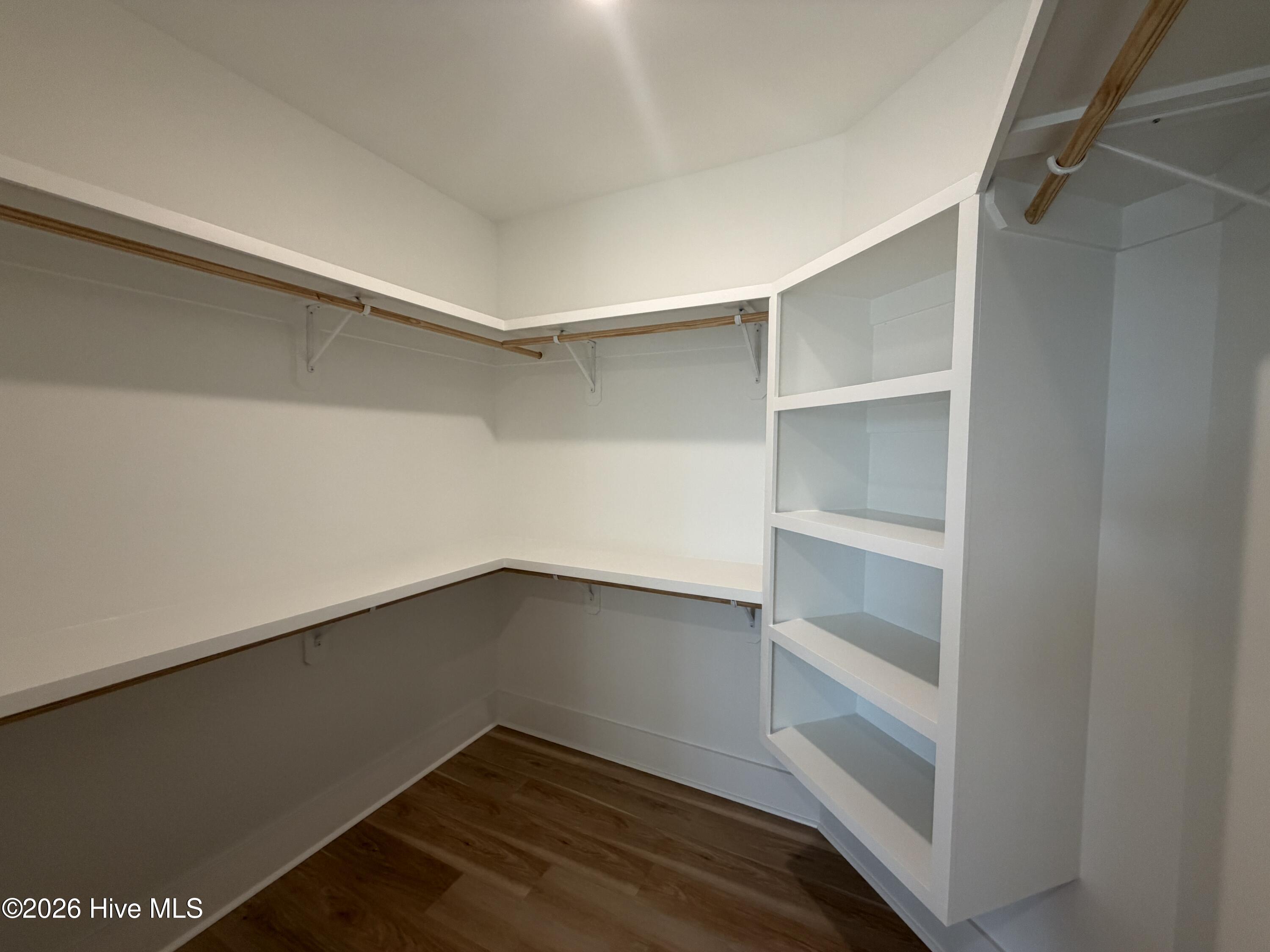 100532147 | Photo 27