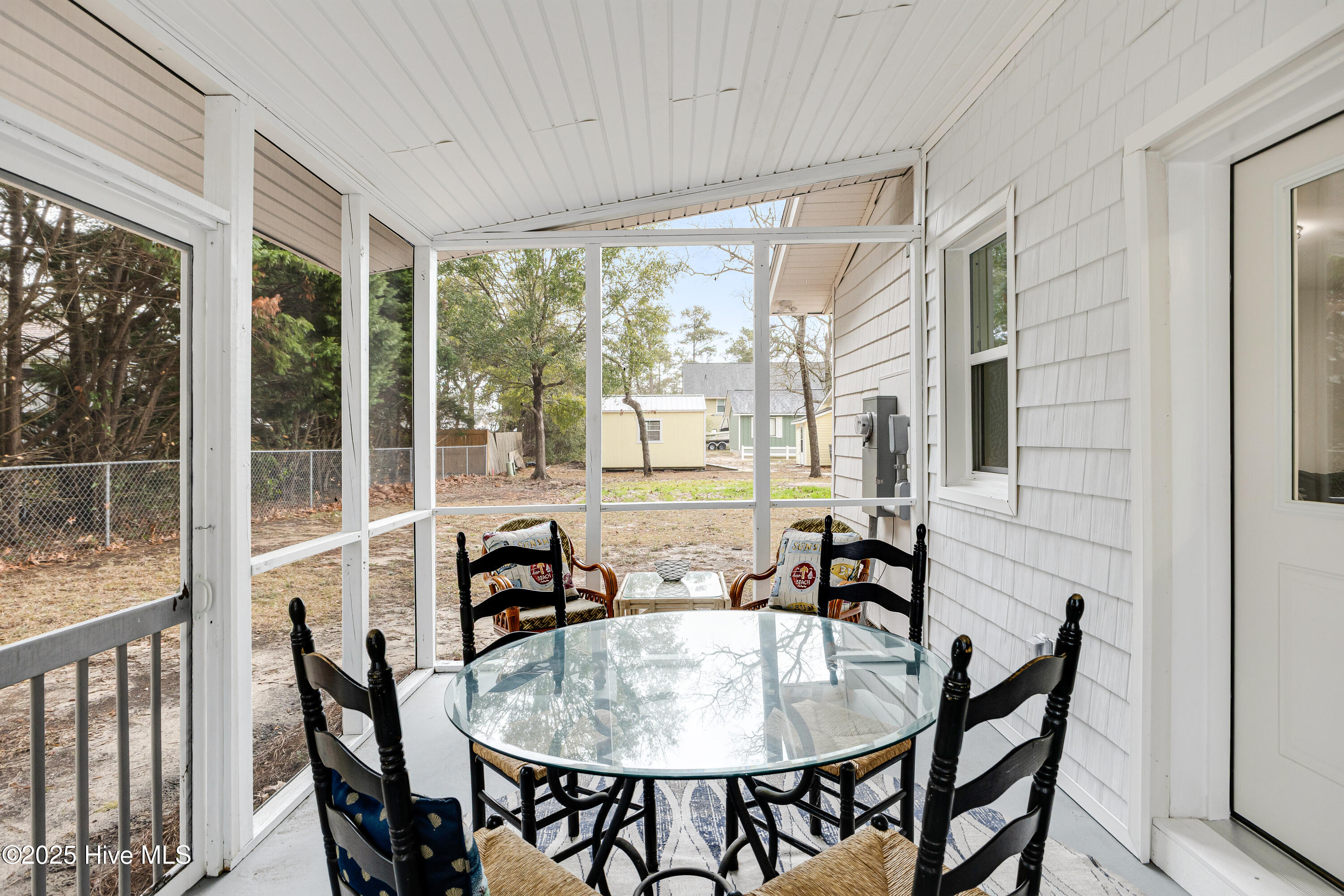 100501720 | Photo 35