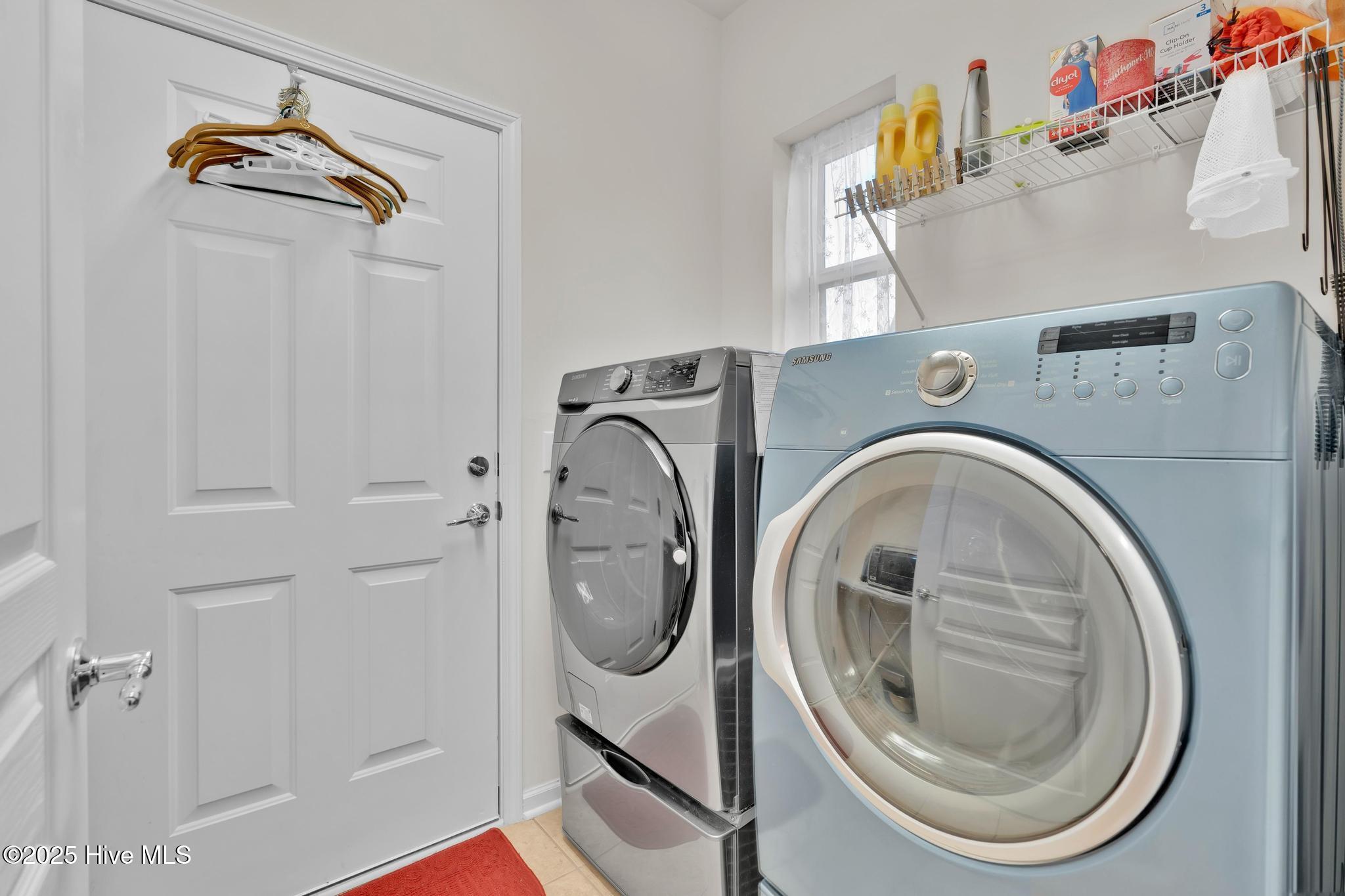 100540290 | Photo 27