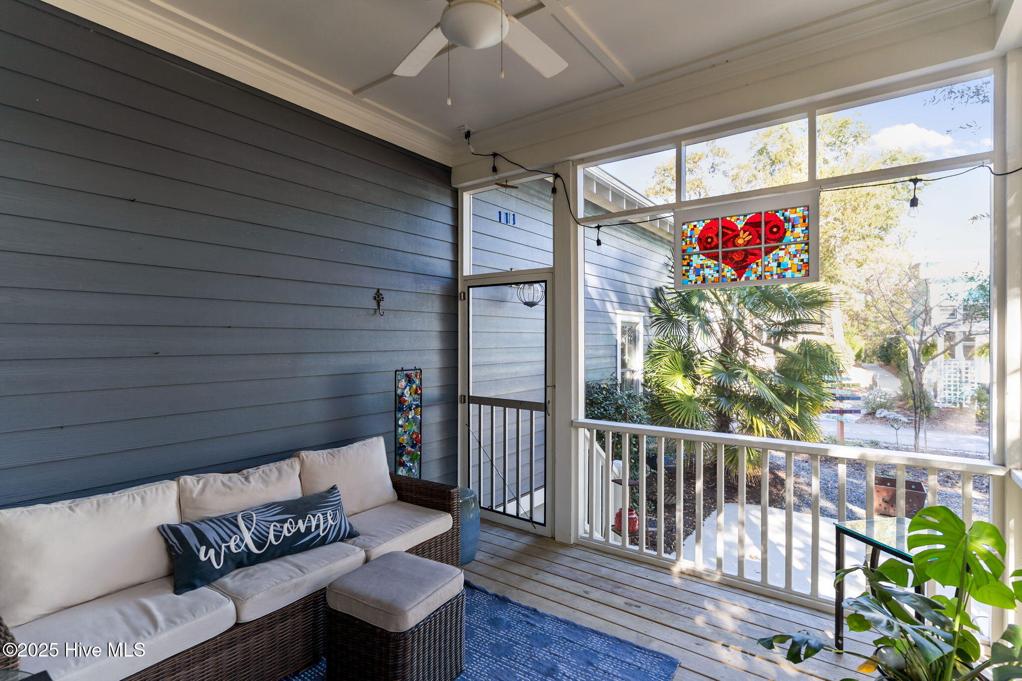 100511633 | Photo 25