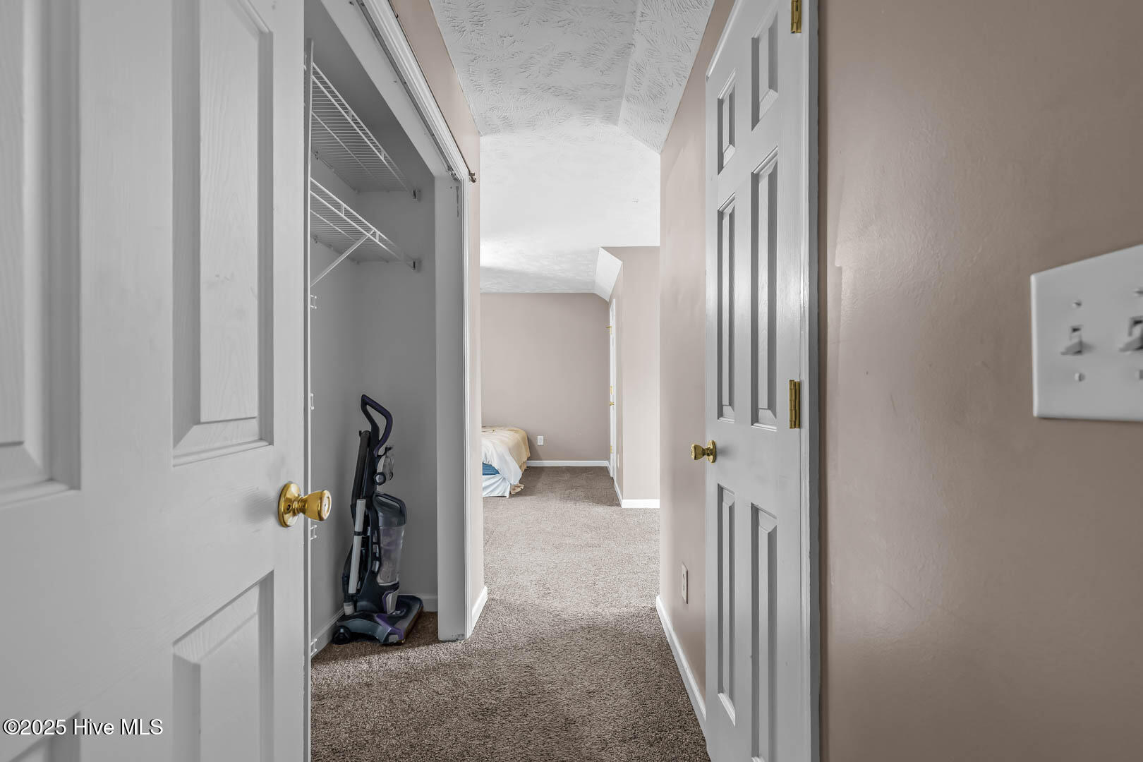 100542148 | Photo 29