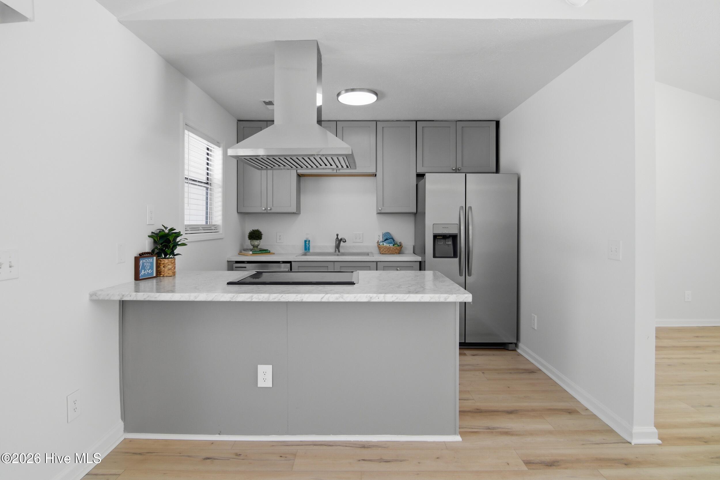 100552671 | Photo 11