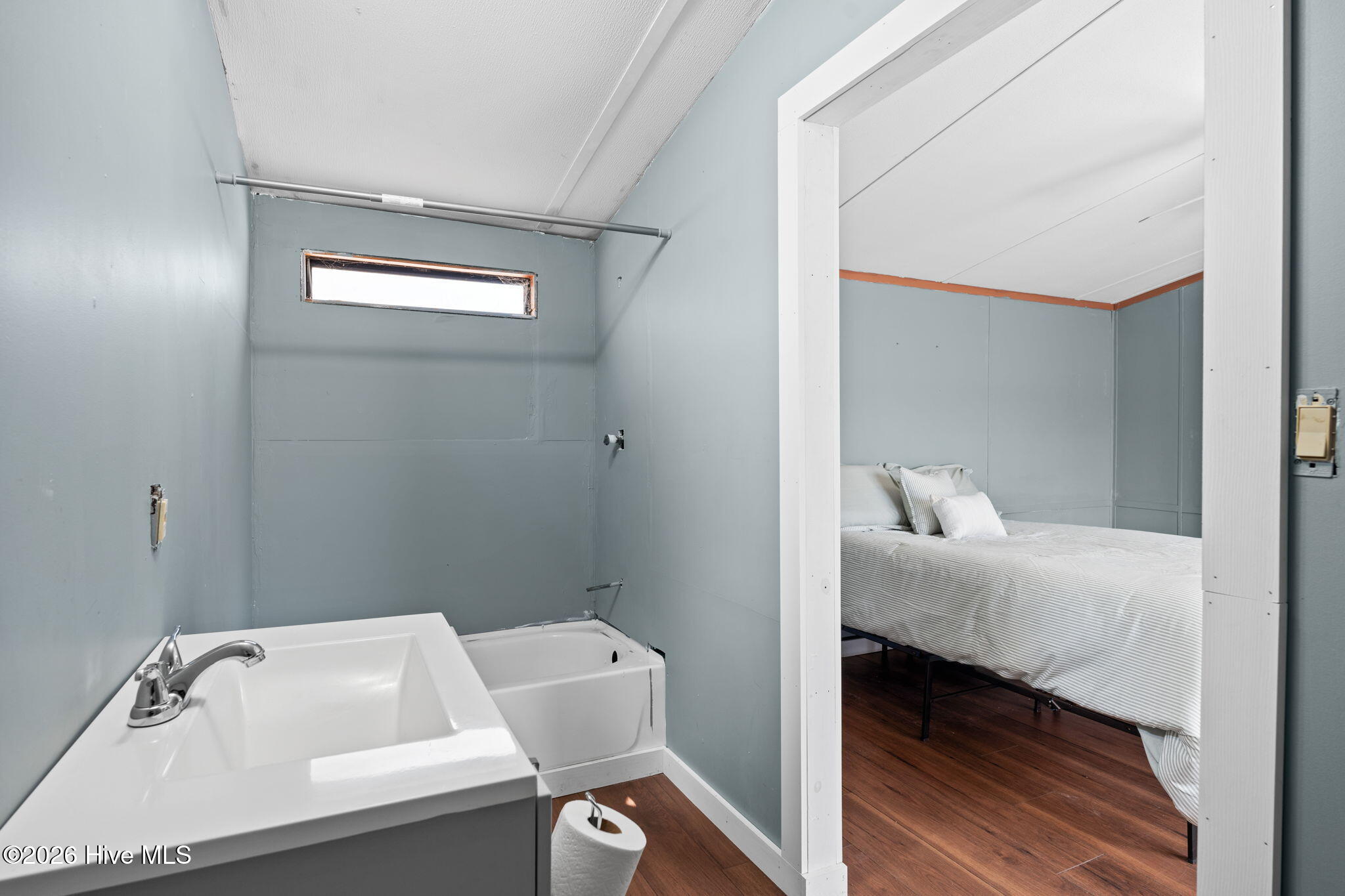 100564751 | Photo 26