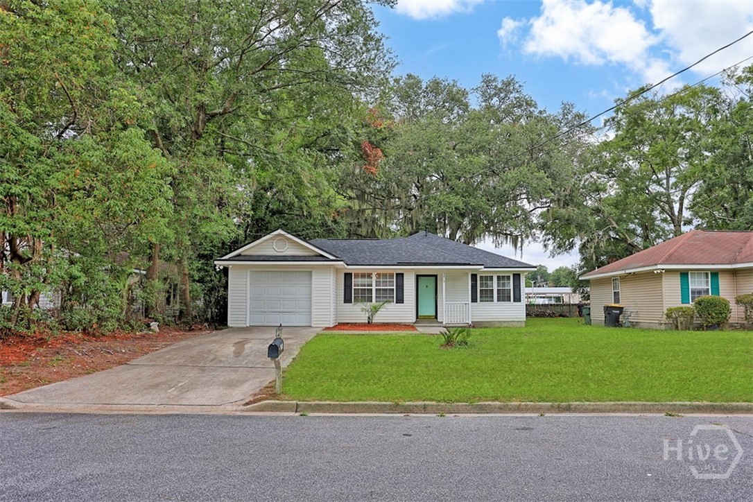 Photo 3 of Single family home for sale at 3219 Helen St, Savannah, GA 31404 | MLS# SA360784 | Listing updated on 2026-09-17