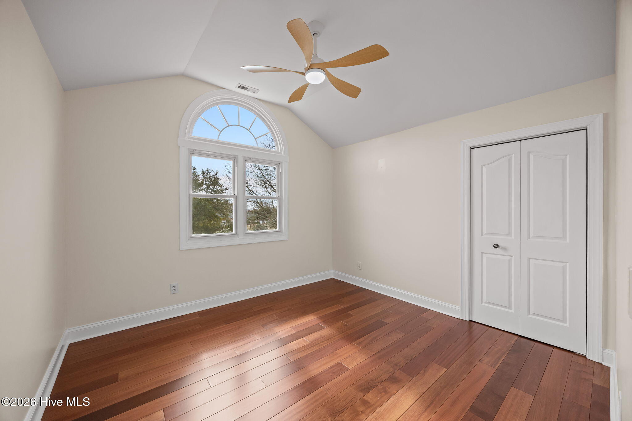 100557561 | Photo 20