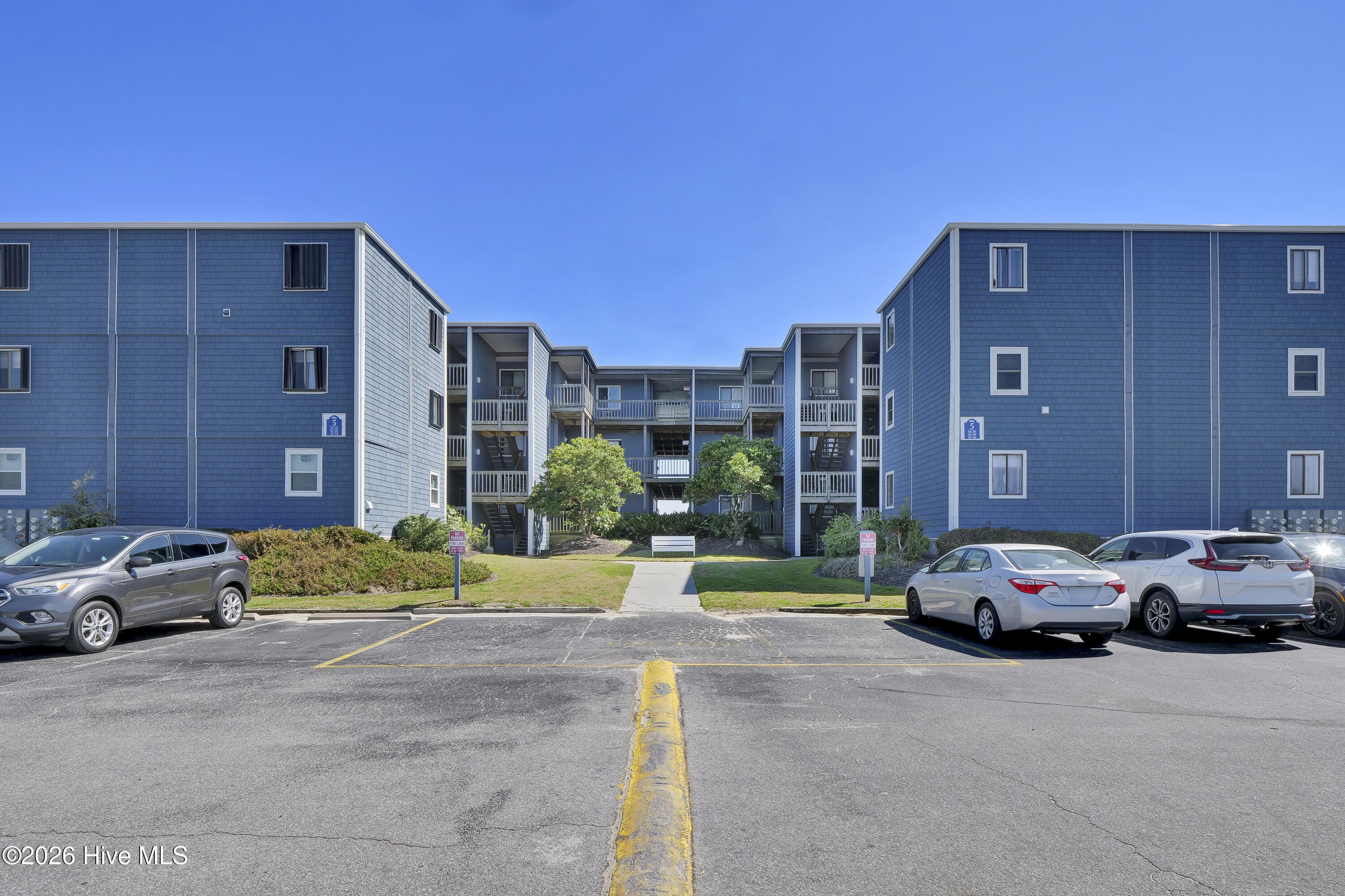 100563794 | Photo 28