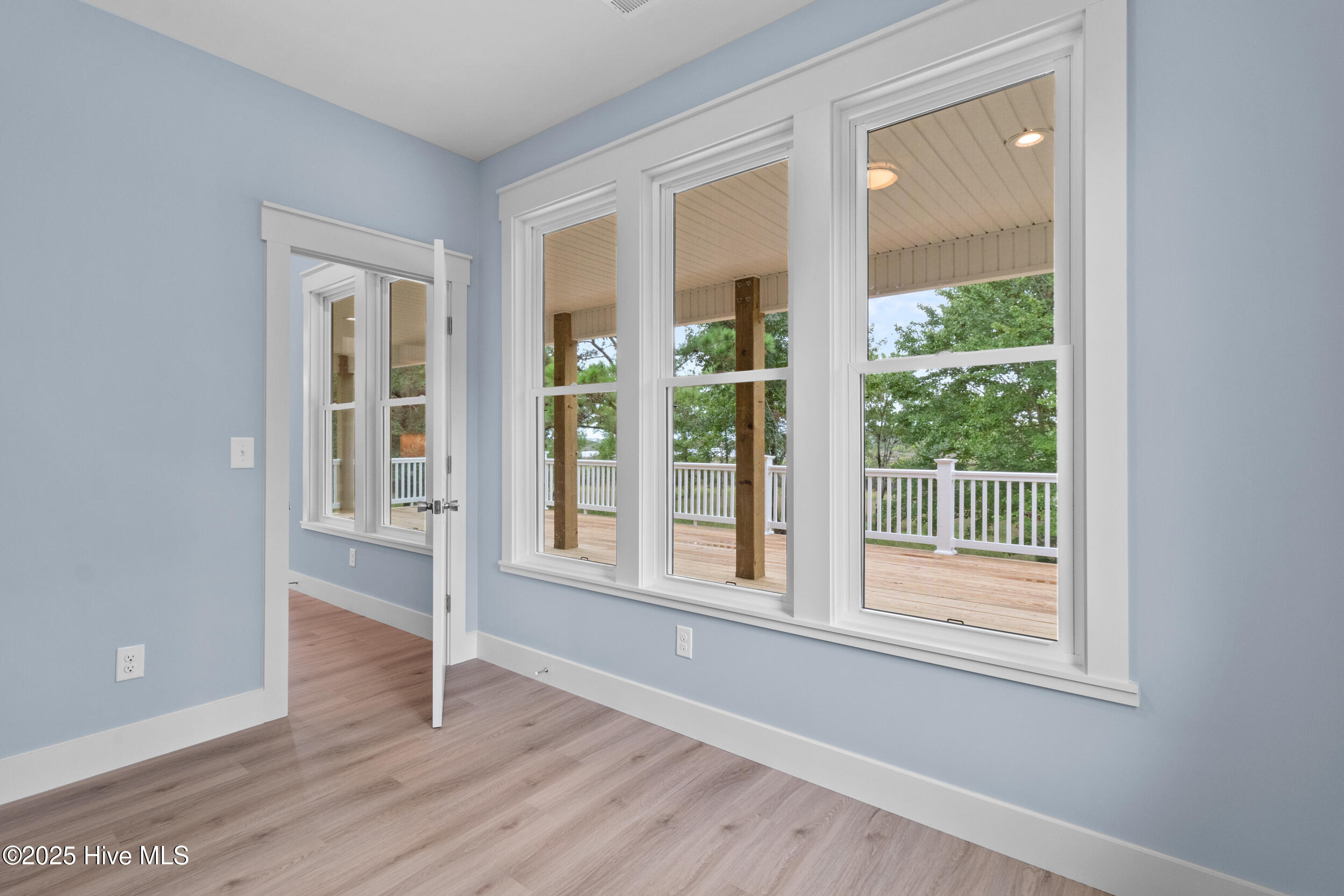 100524139 | Photo 20