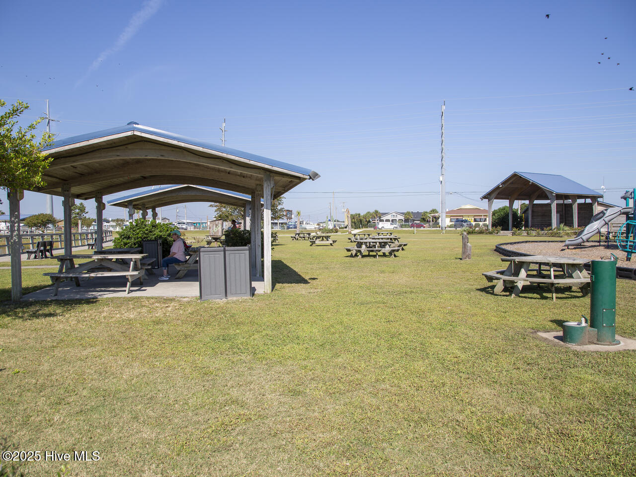 100531110 | Photo 31