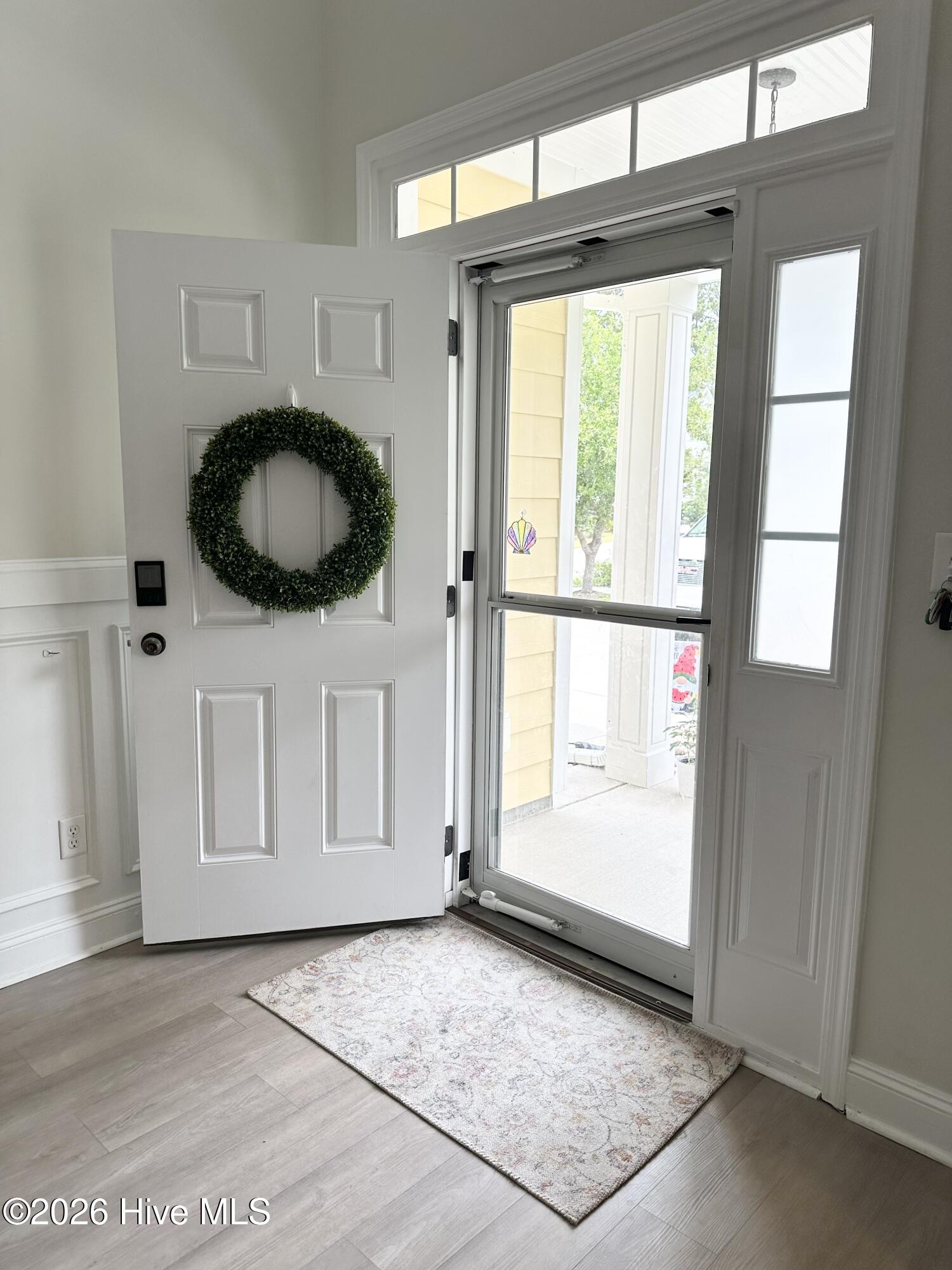 100563138 | Photo 47