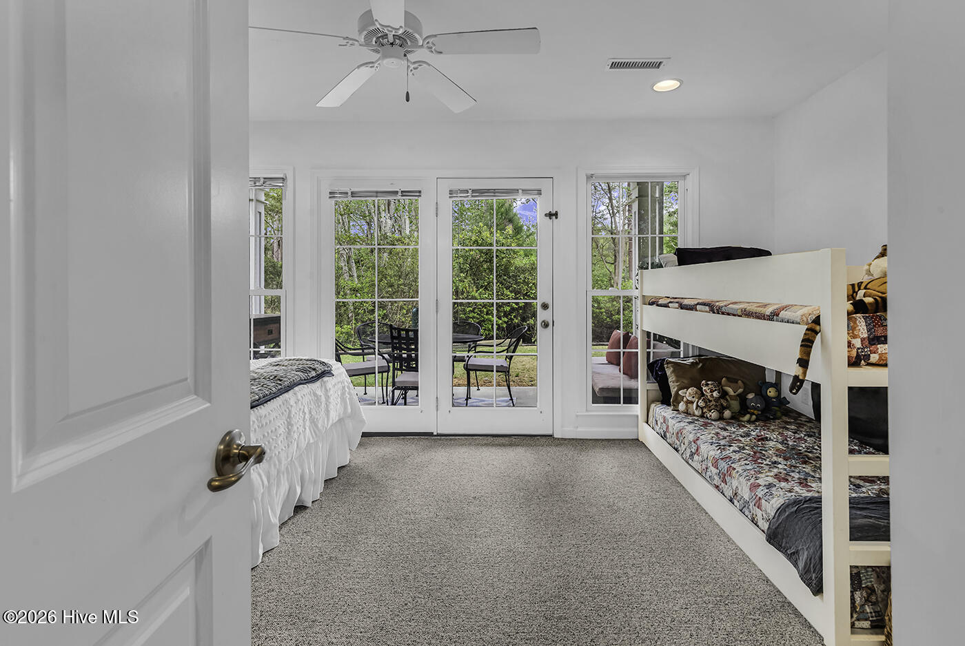 100566110 | Photo 16