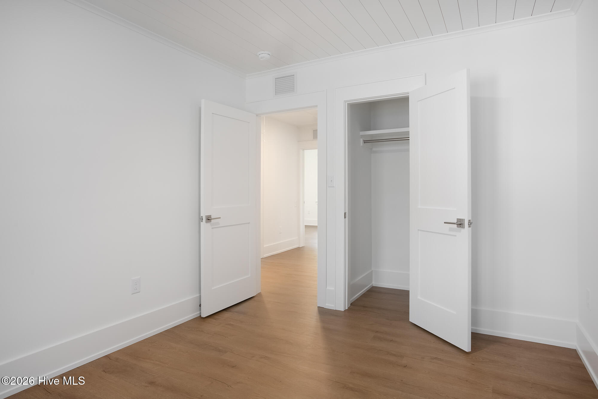 100564809 | Photo 12