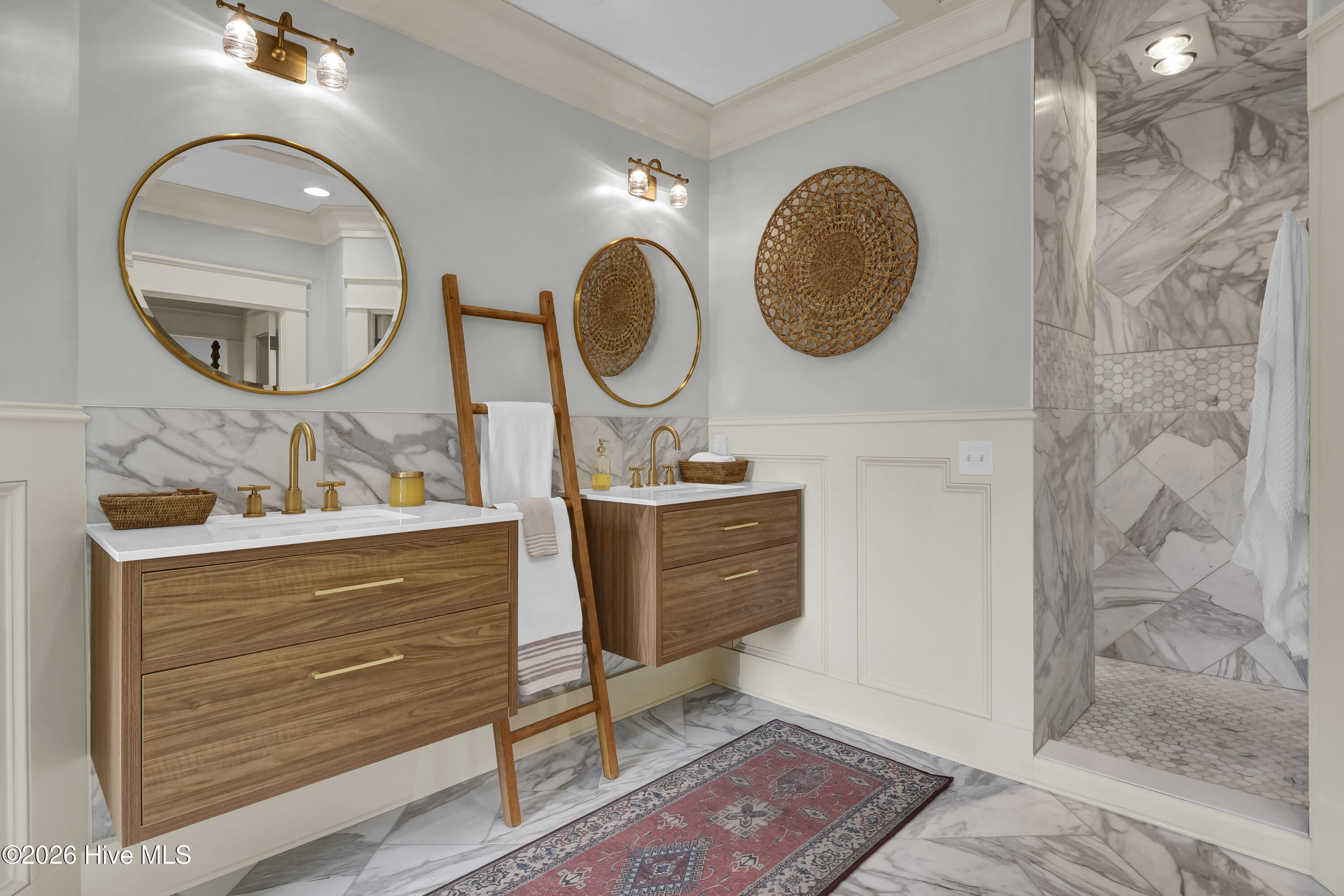 100552686 | Photo 37