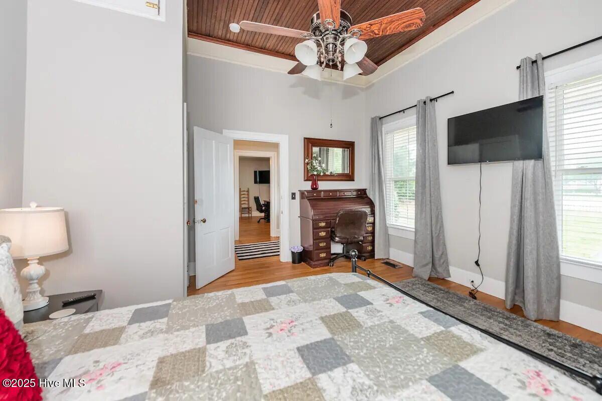 100545652 | Photo 18