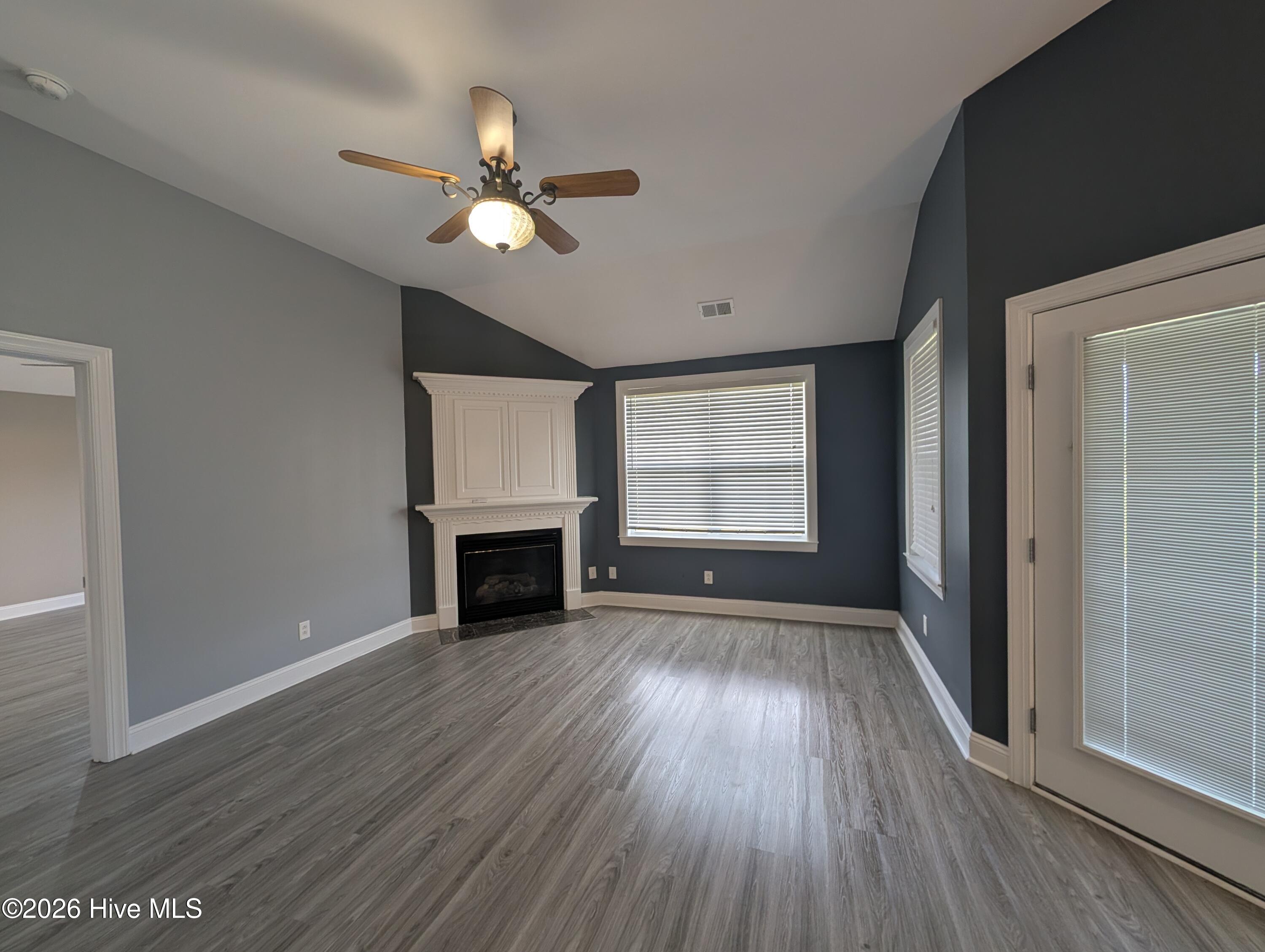 100565502 | Photo 19