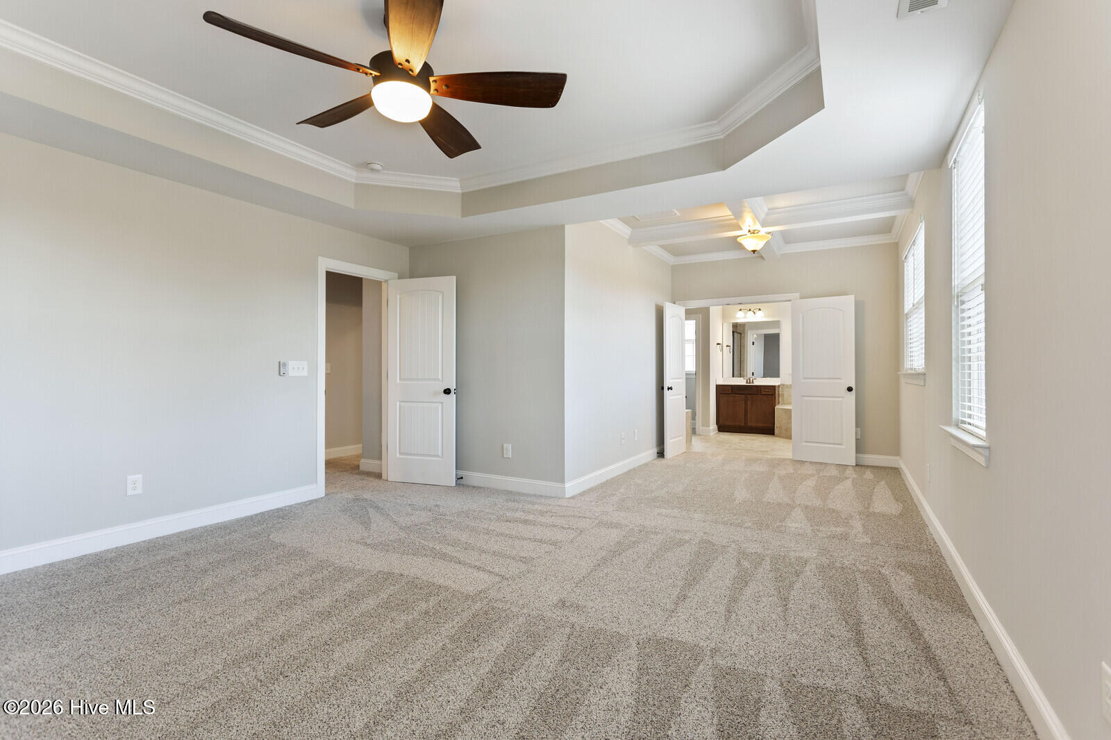 100558633 | Photo 22