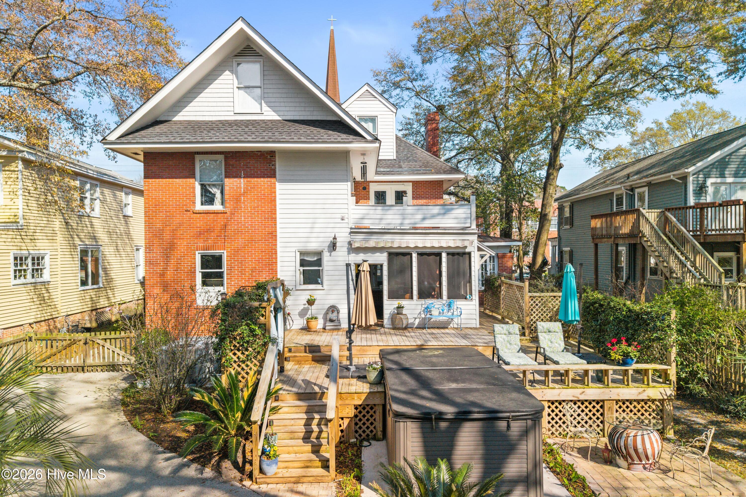 100560142 | Photo 47