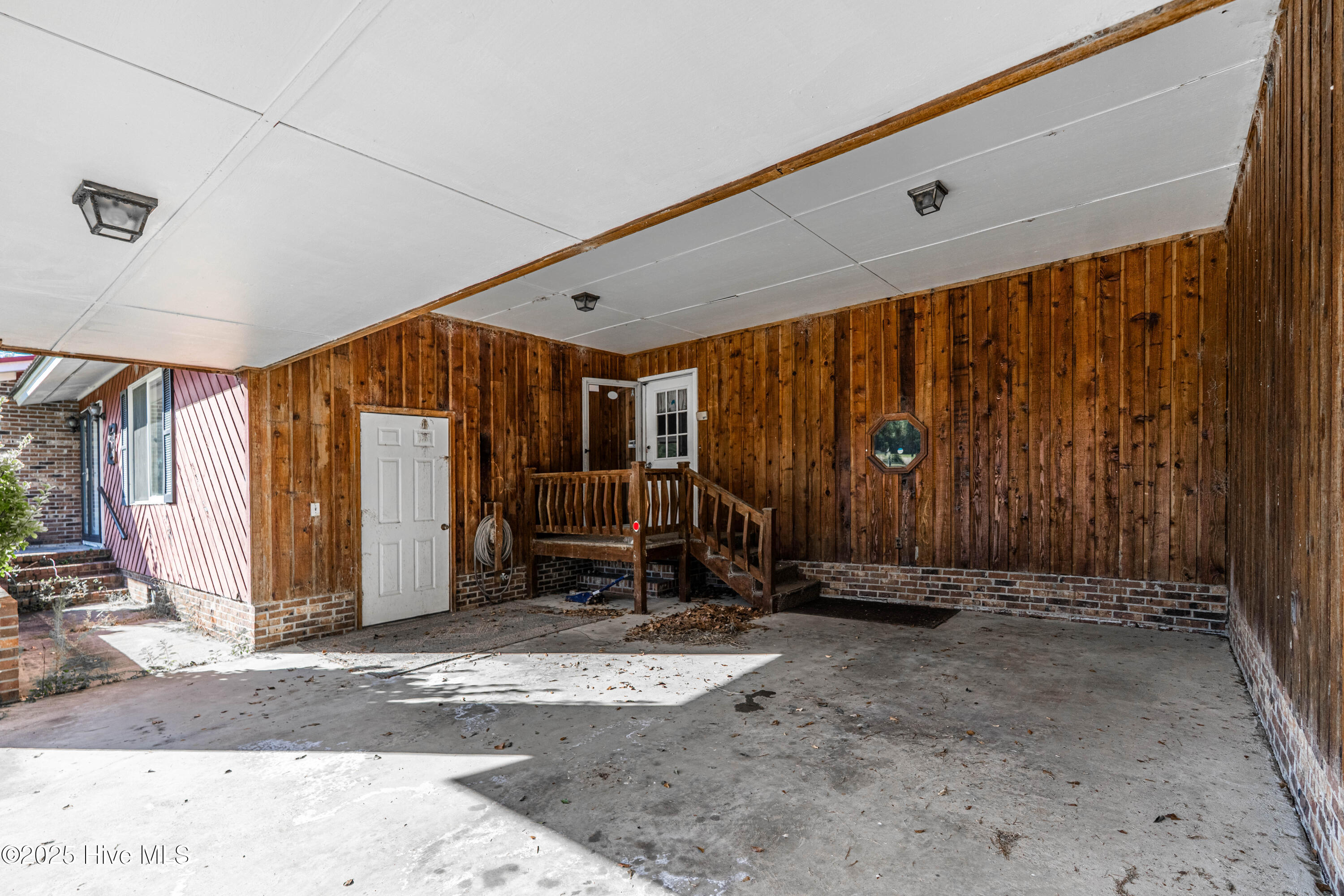 100536472 | Photo 66