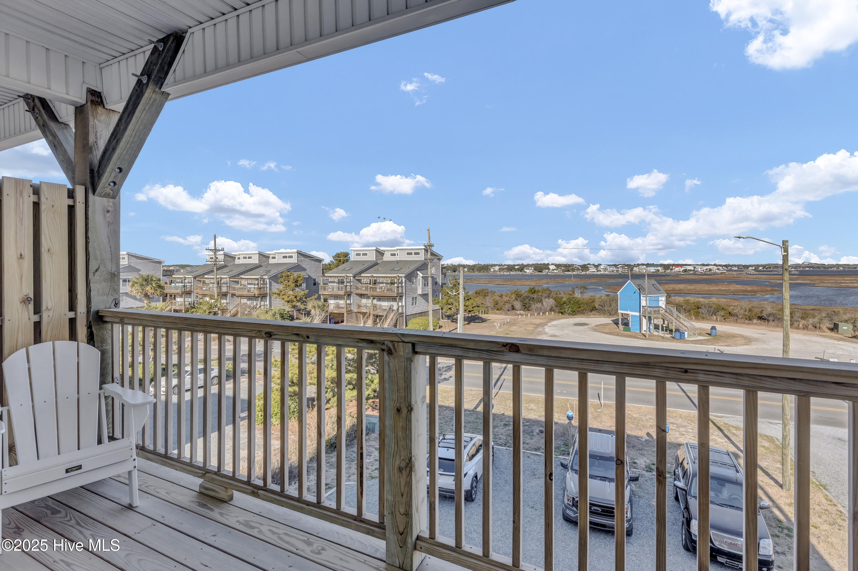 100485325 | Photo 24