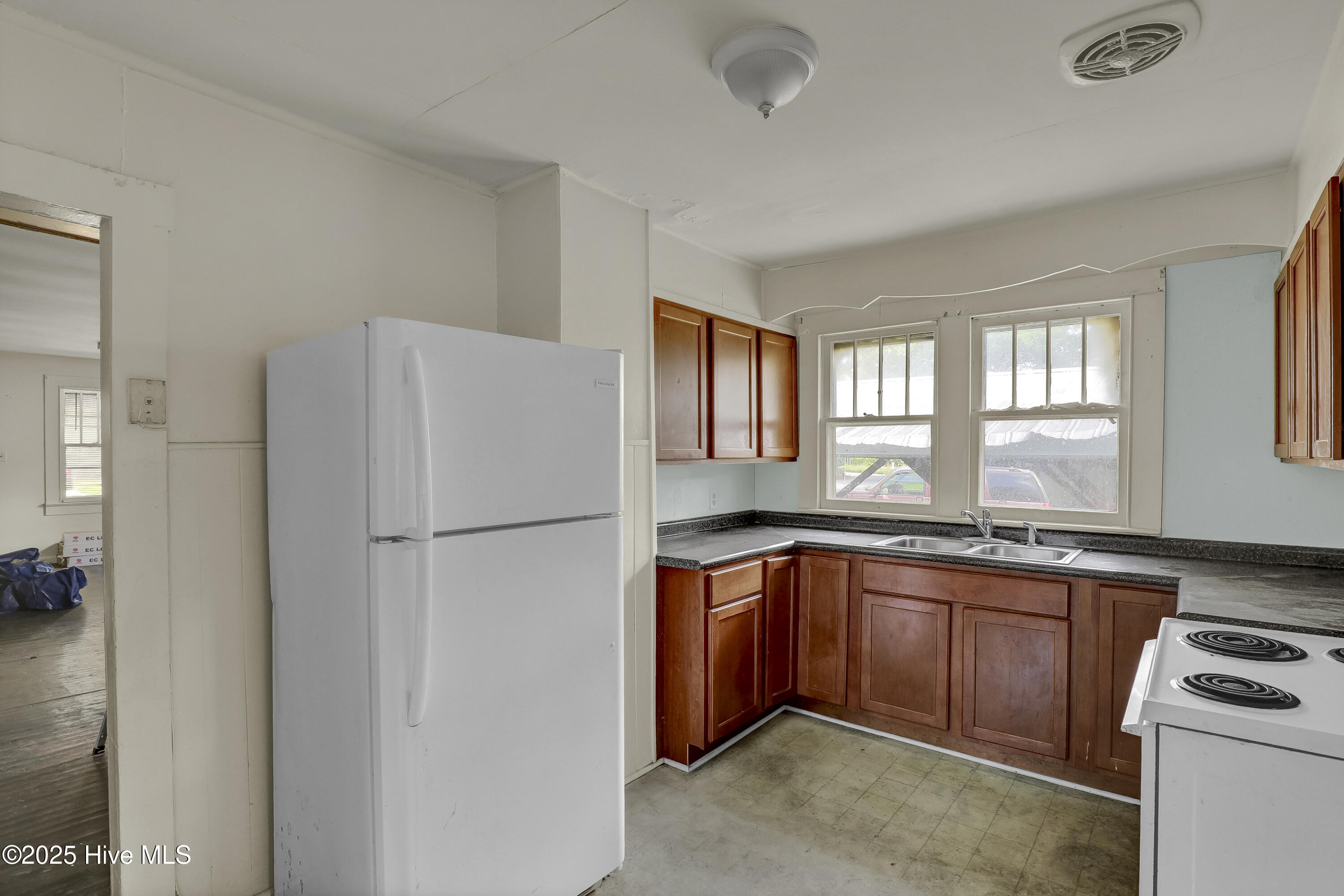 100514689 | Photo 13