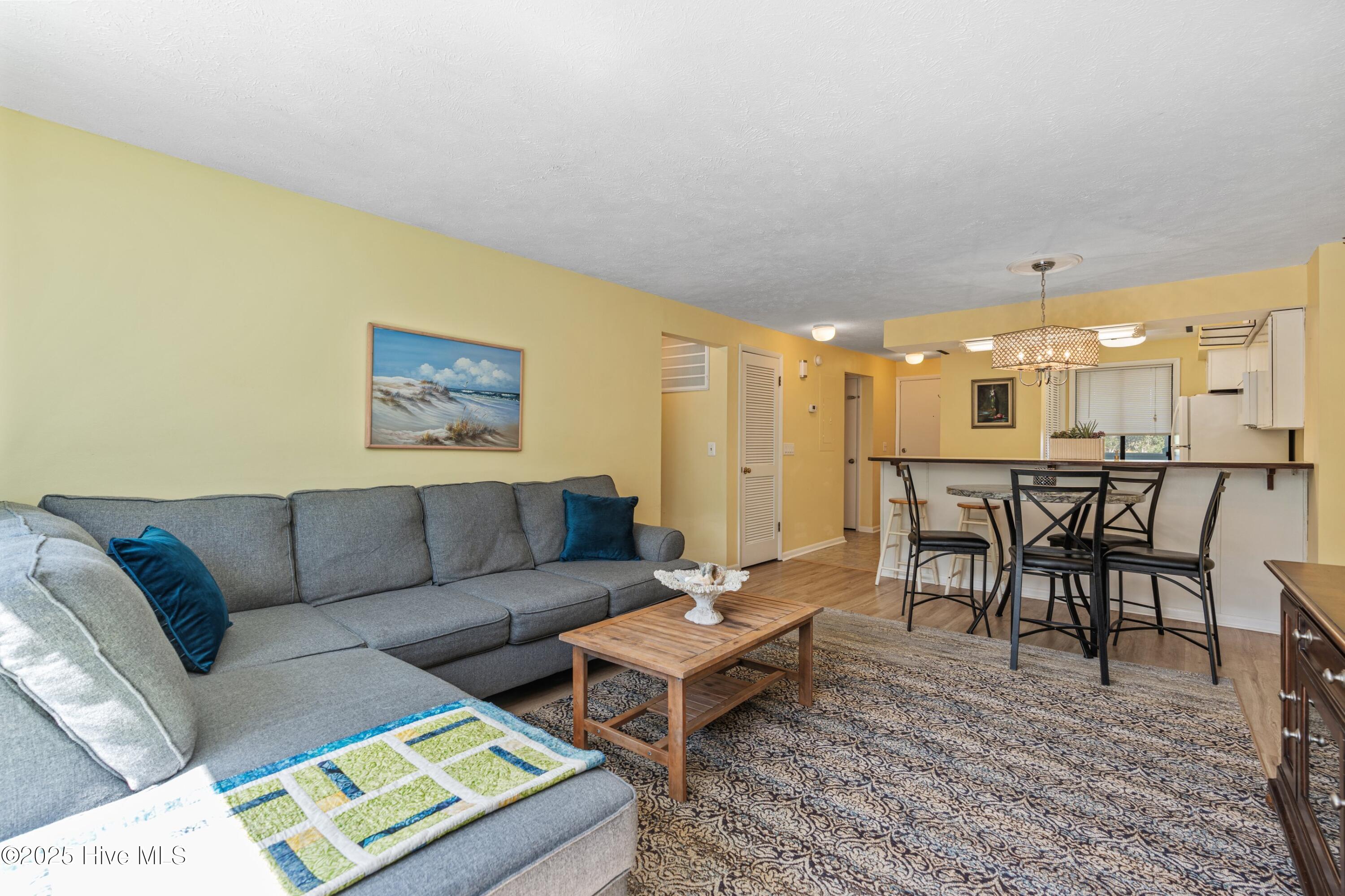 100532800 | Photo 24