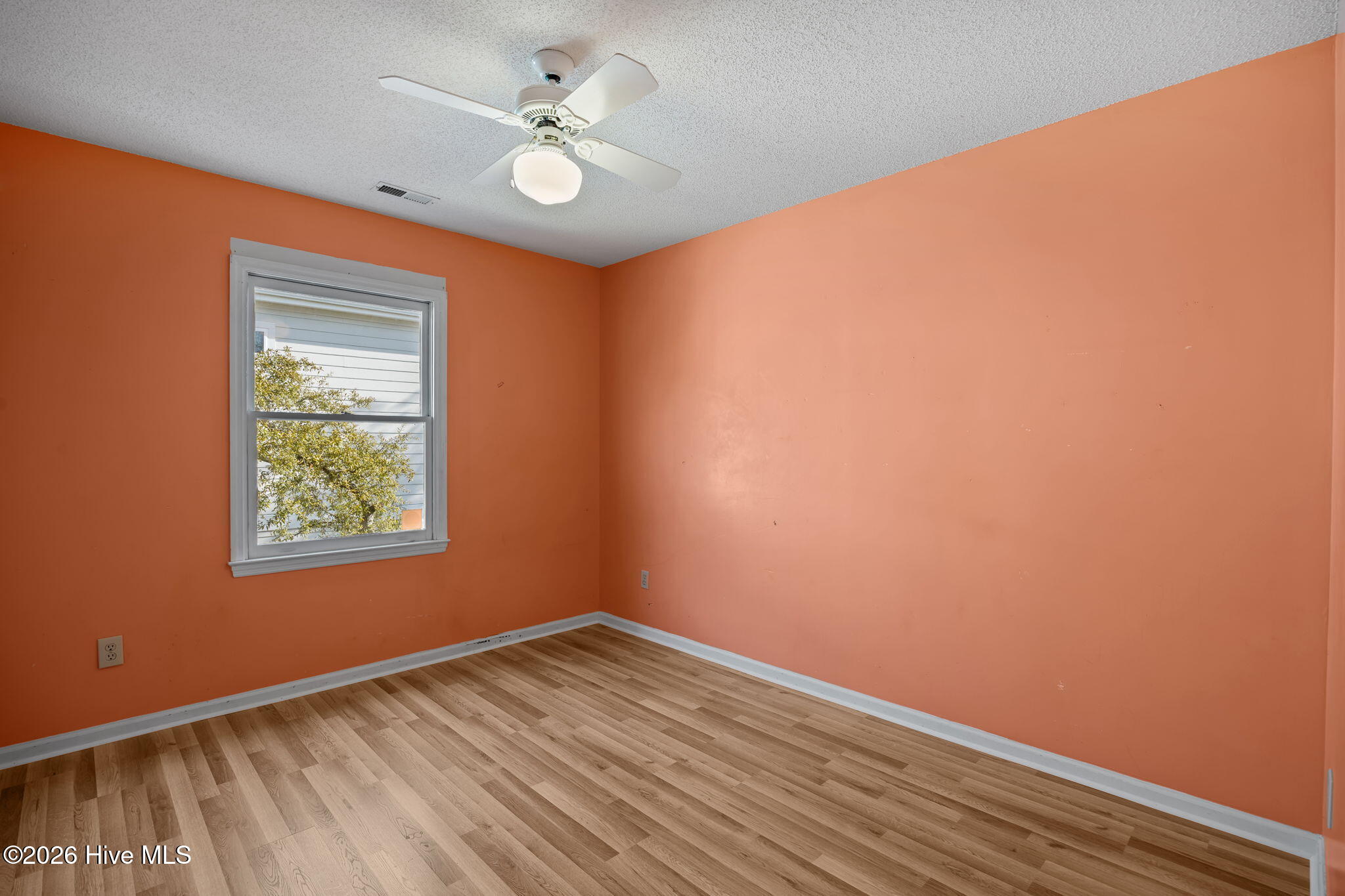 100558254 | Photo 14