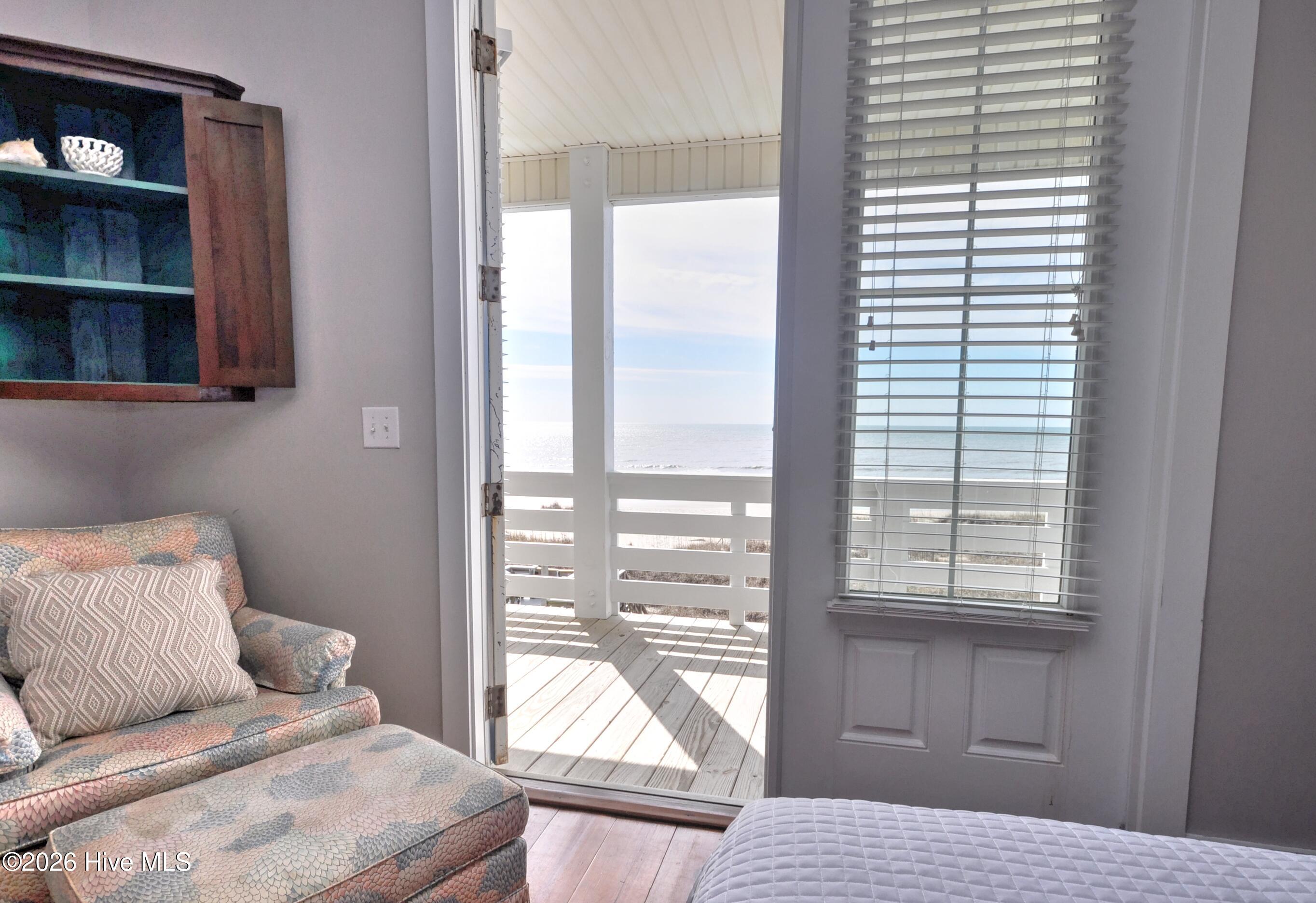 100561409 | Photo 45