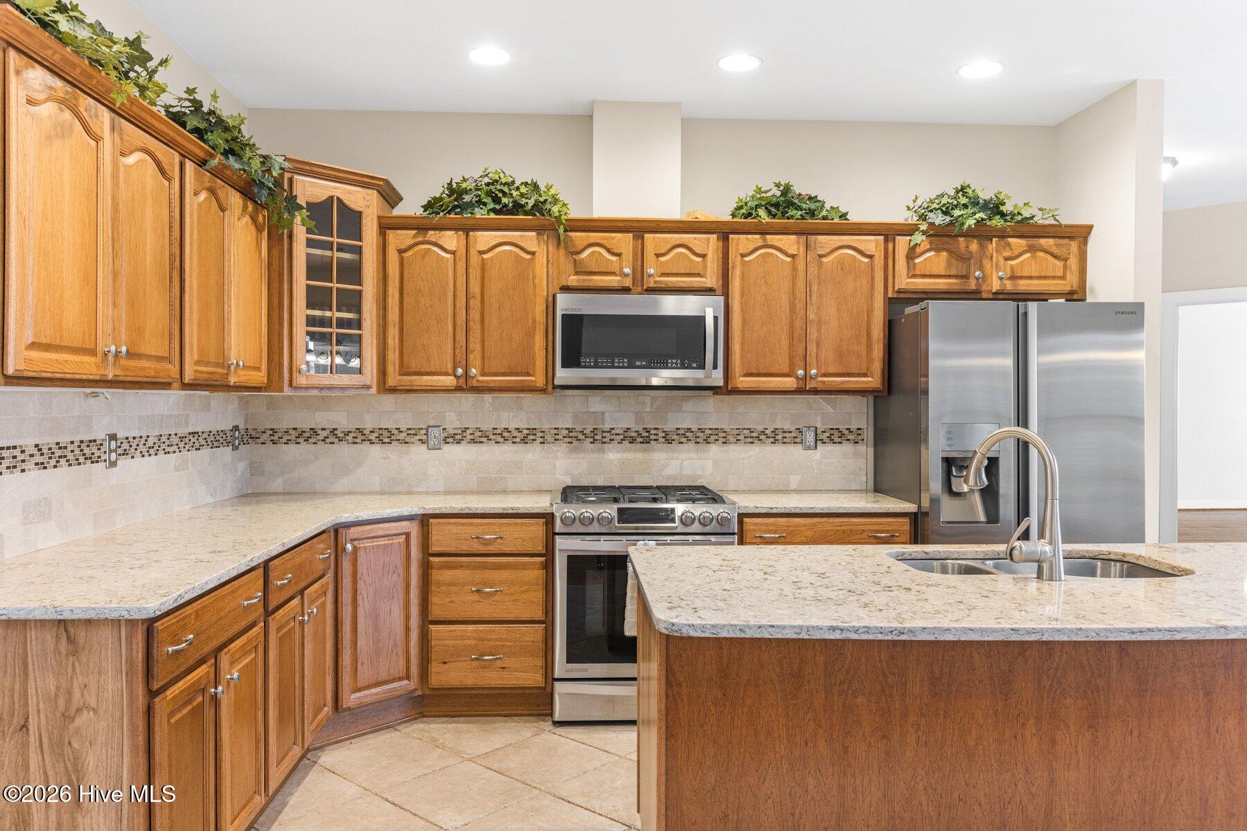 100547238 | Photo 10