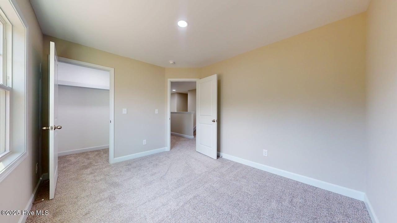 100542027 | Photo 43