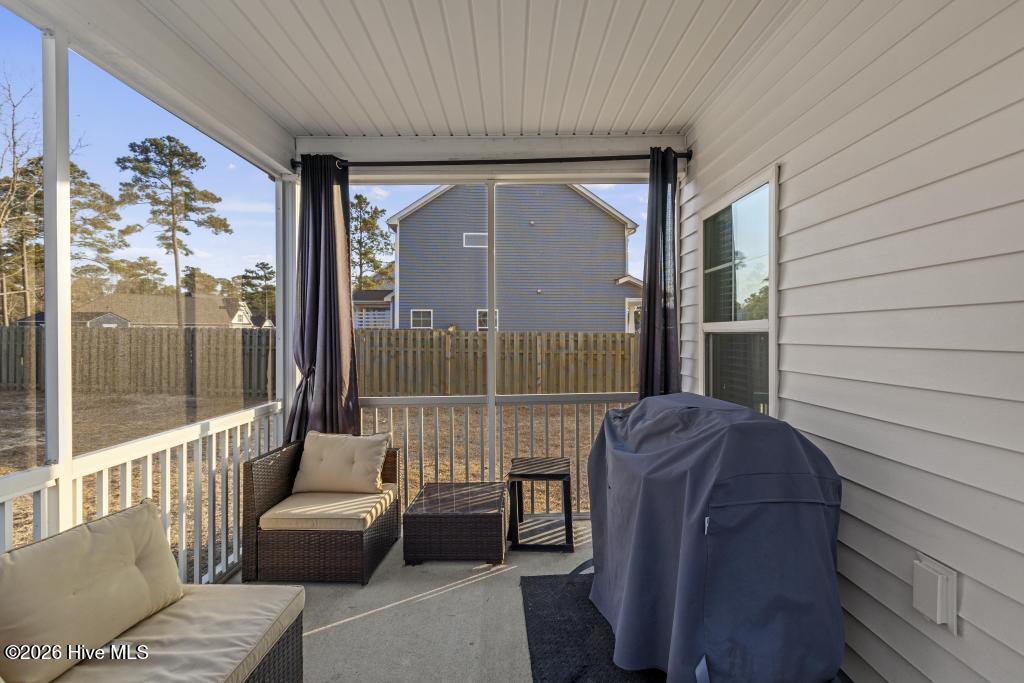 100554111 | Photo 32