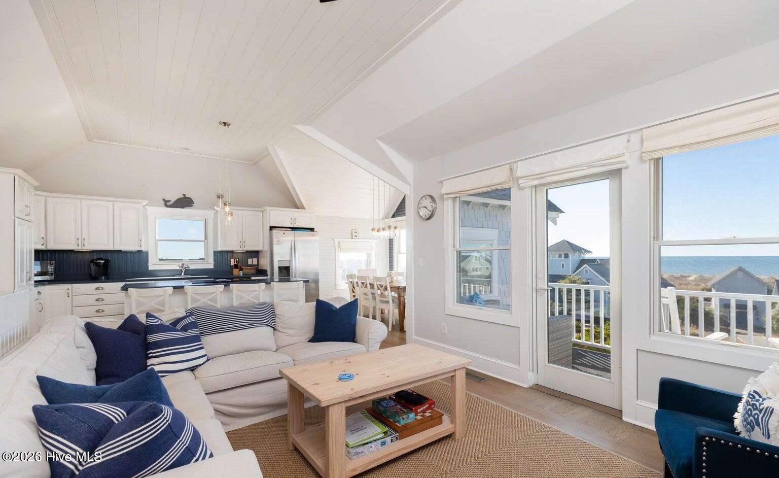 100566503 | Photo 13