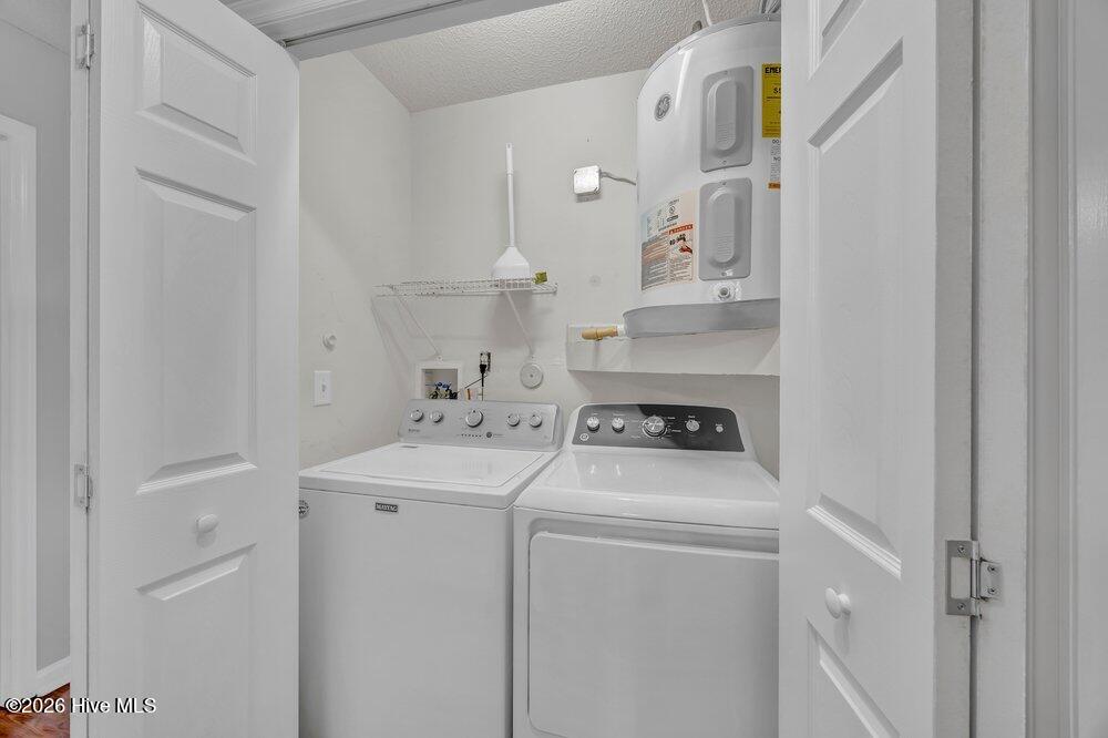 100570351 | Photo 23