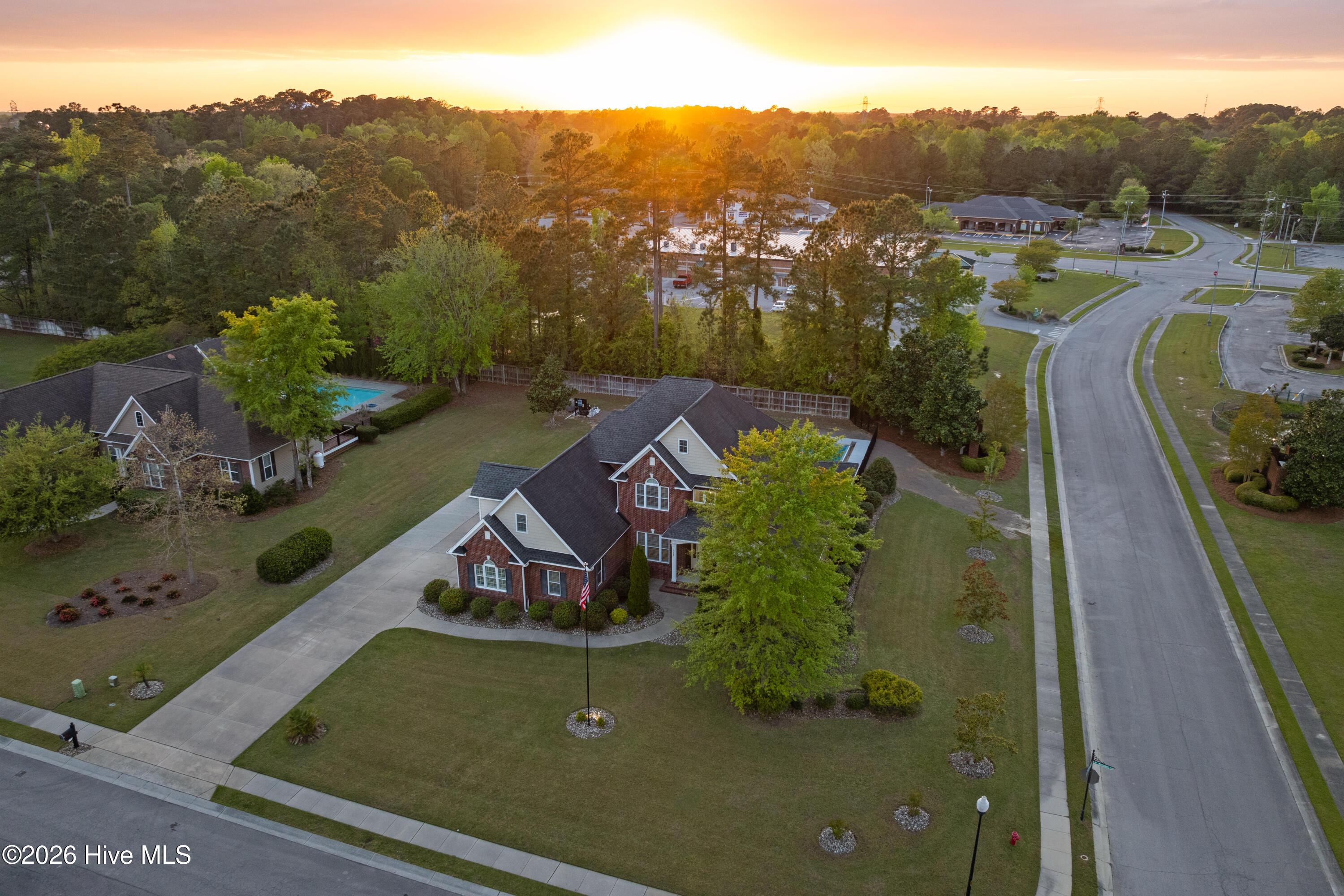 100565289 | Photo 75