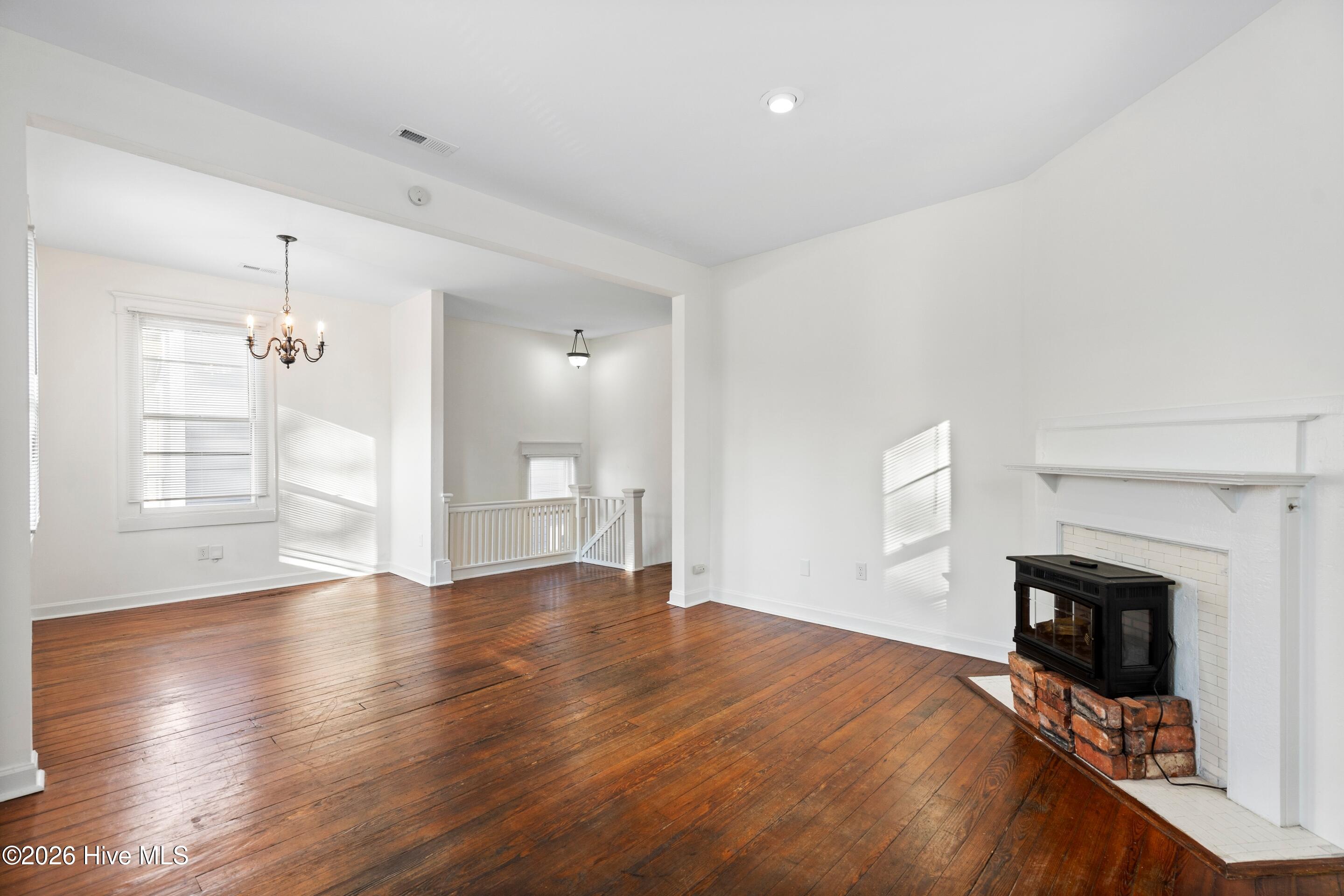 100549514 | Photo 10