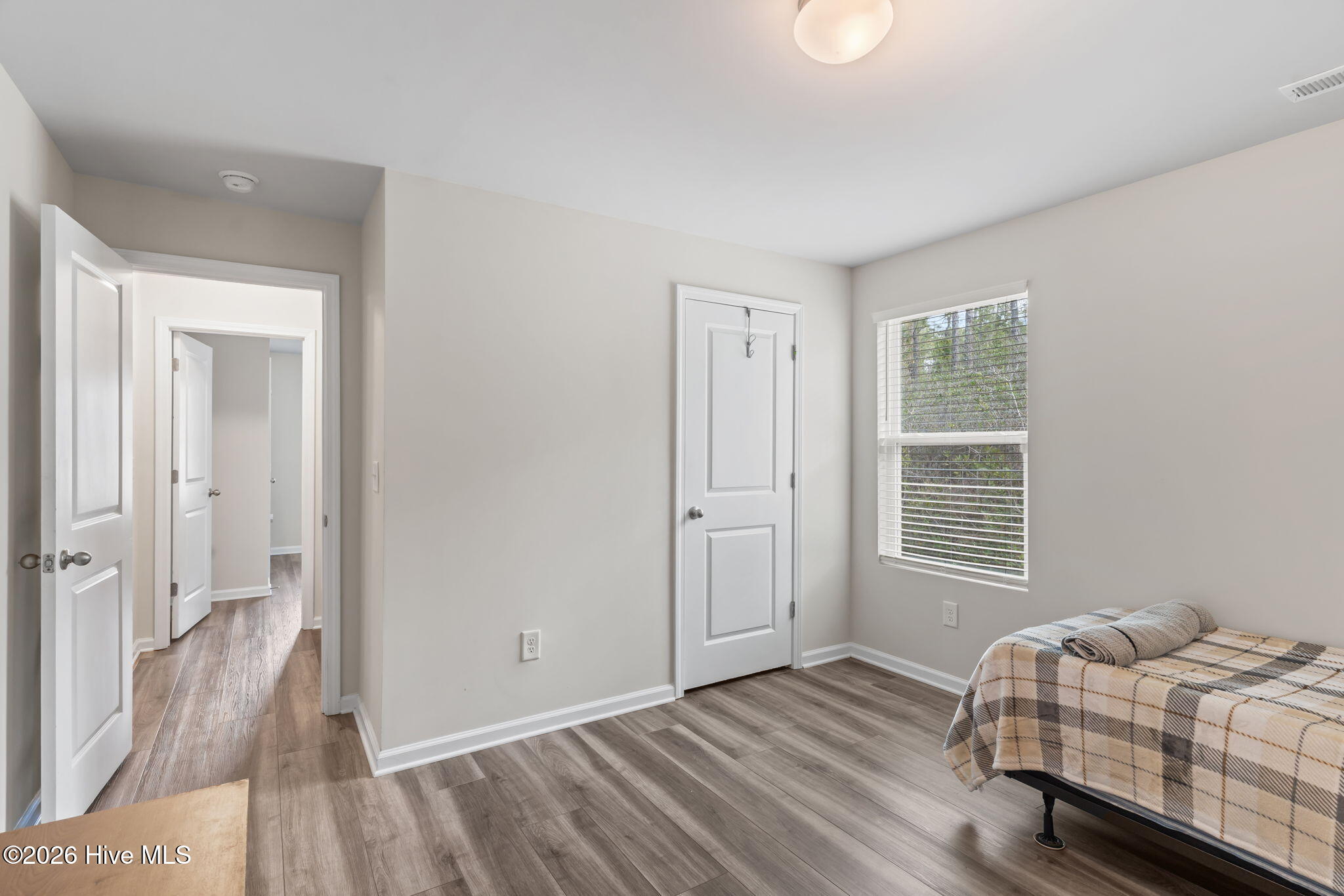 100561212 | Photo 34