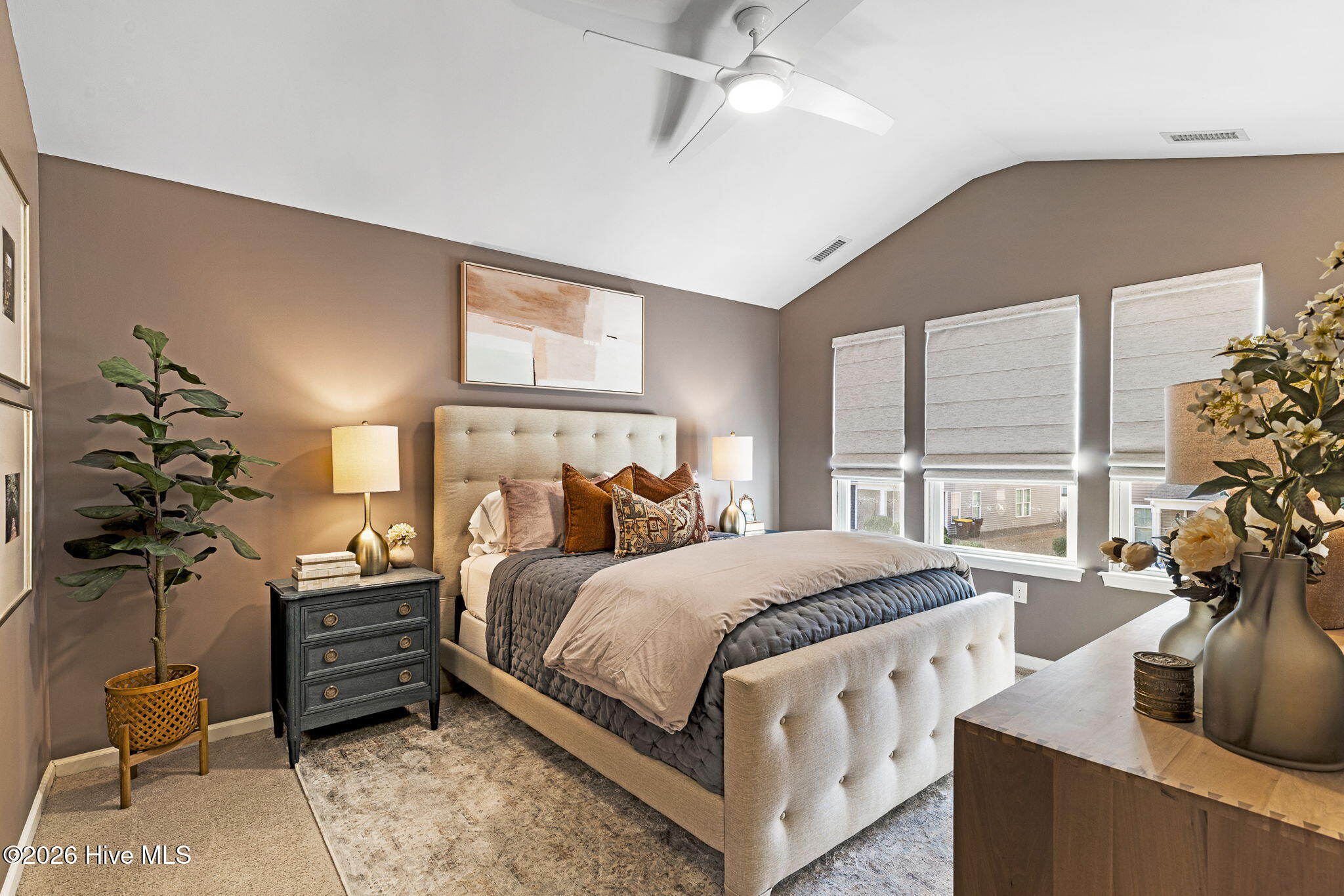 100556686 | Photo 20