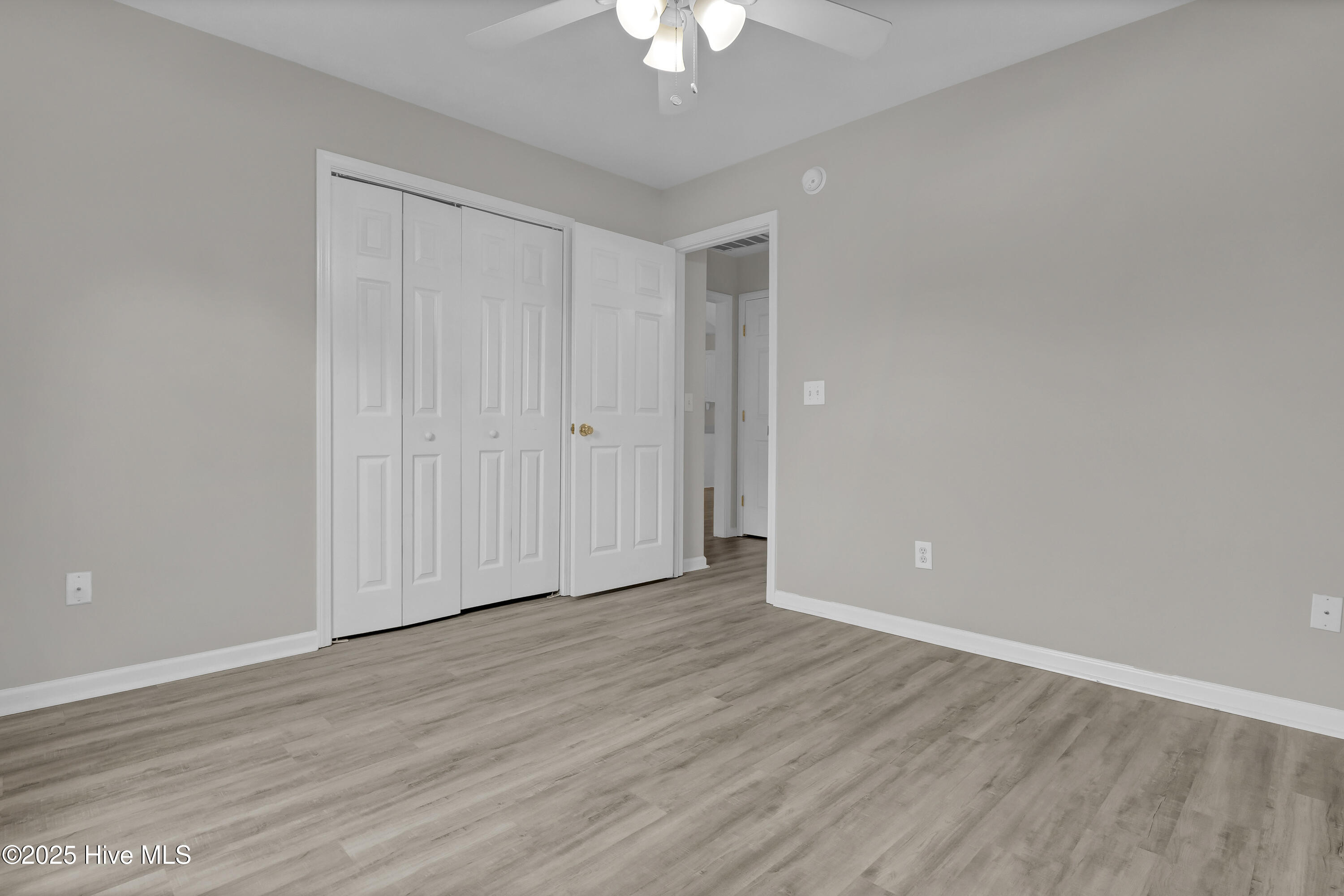 100517859 | Photo 24