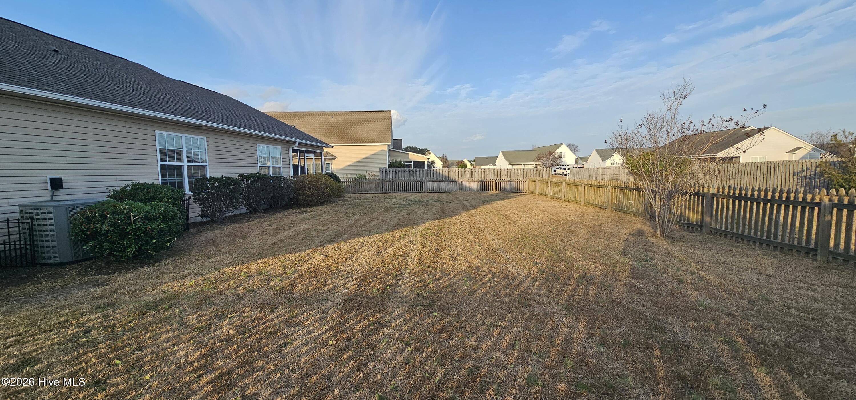 100548448 | Photo 50