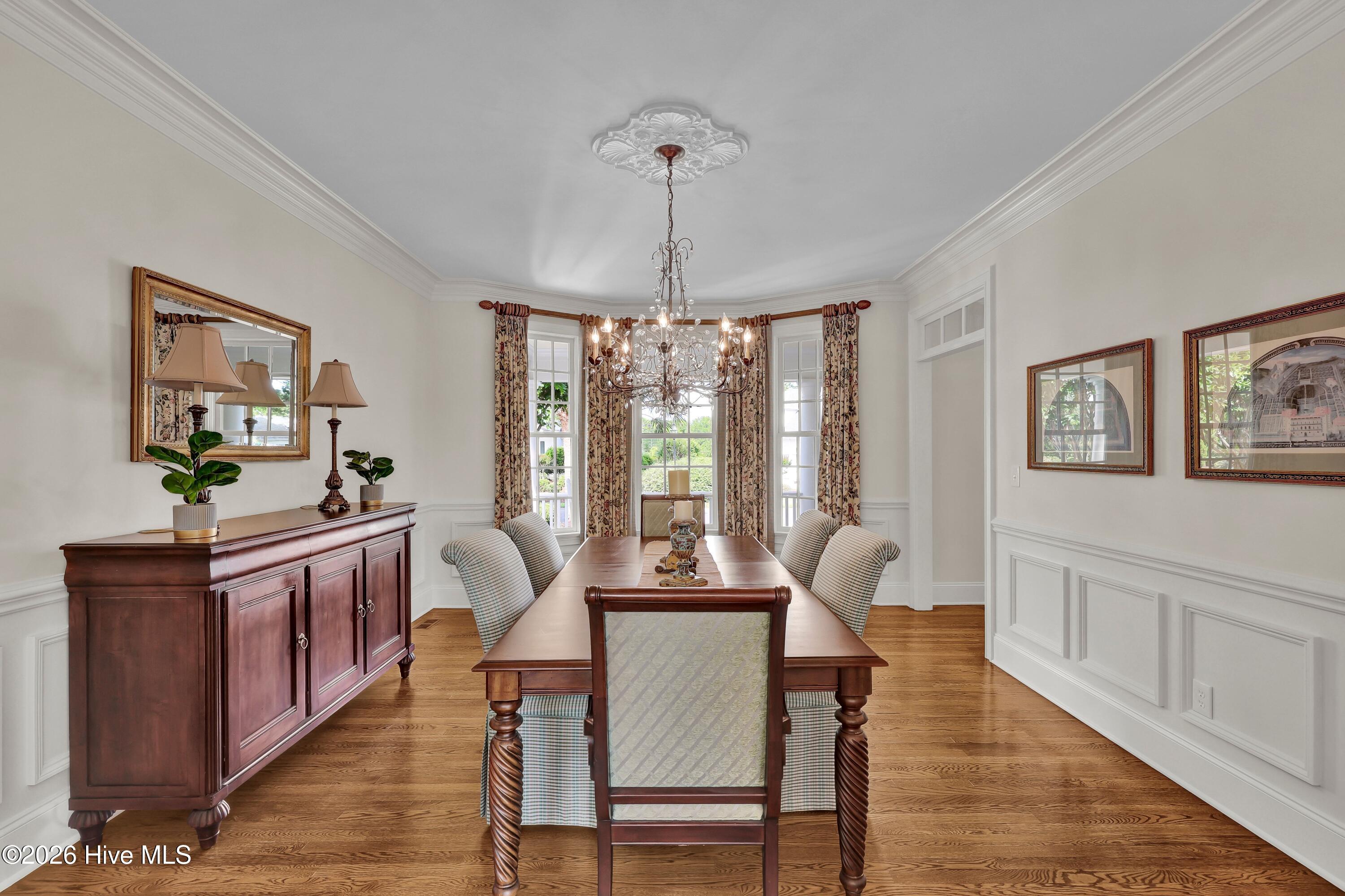 100569370 | Photo 11